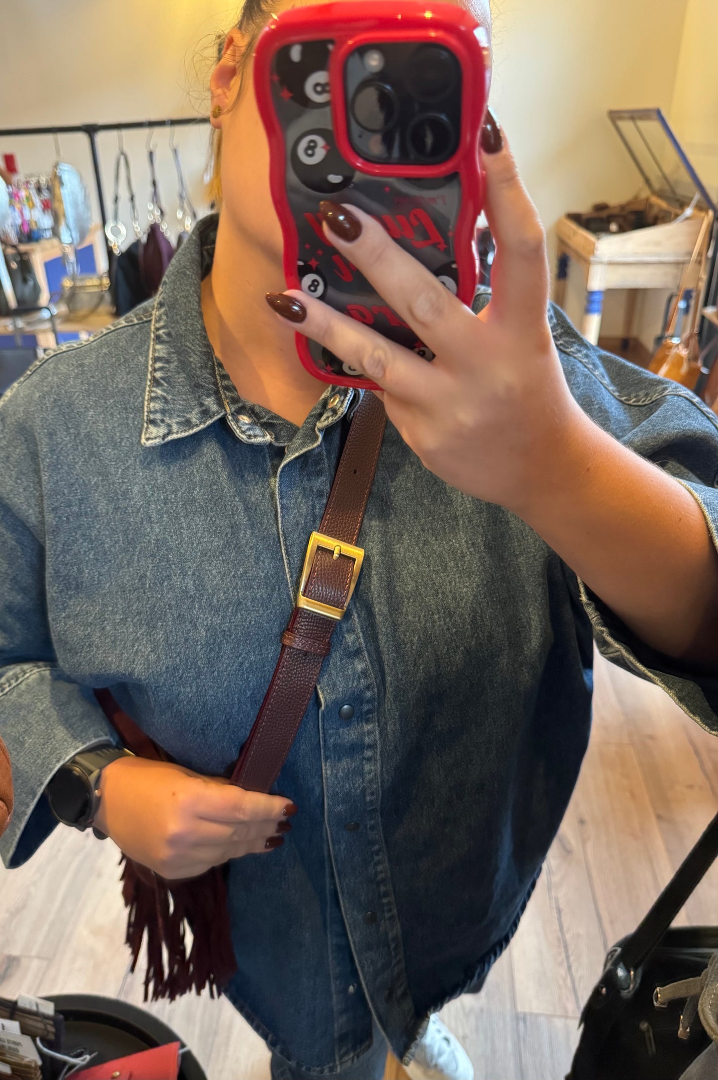 Banane Happy en daim et cuir avec franges coloris bordeaux