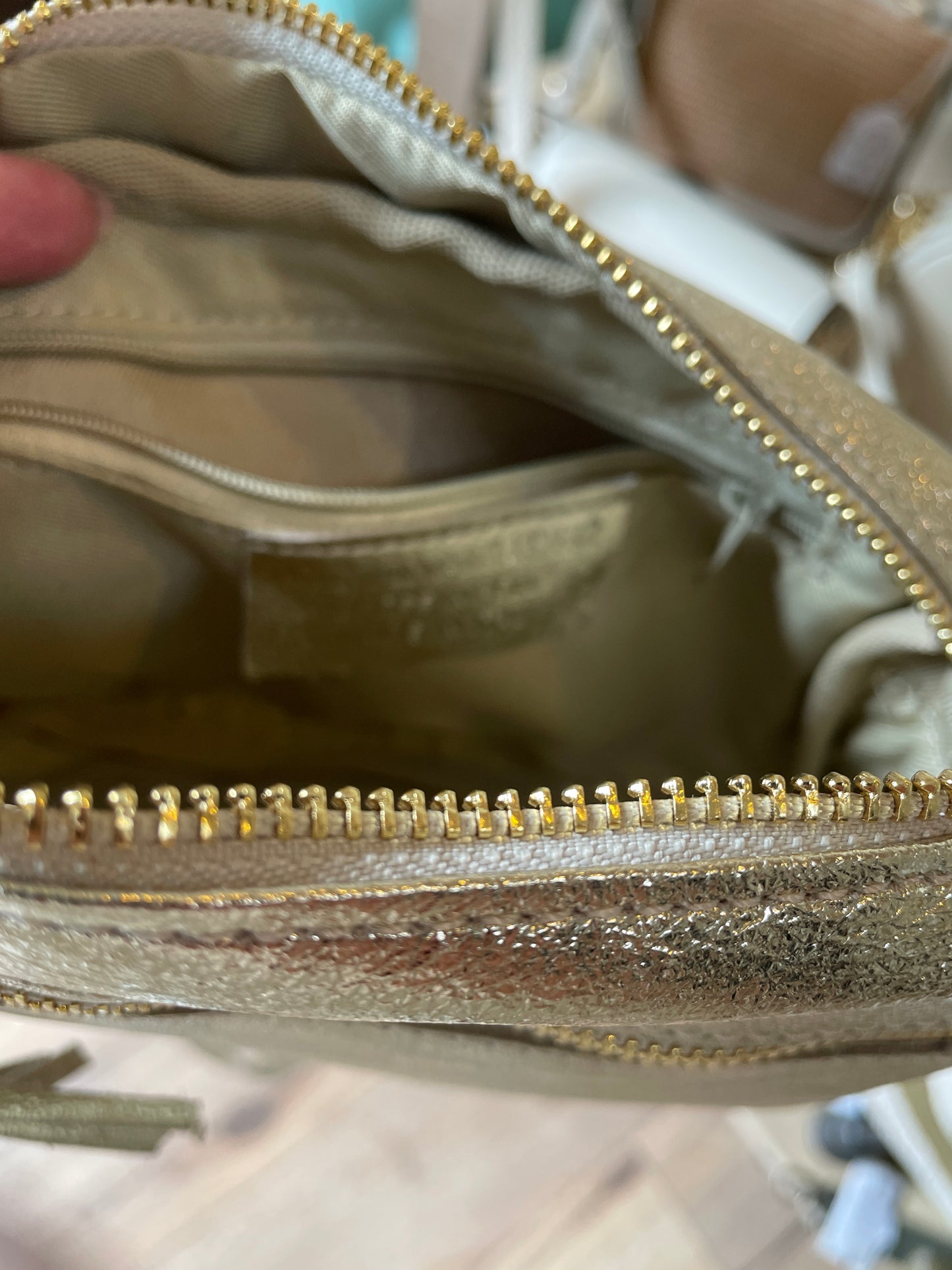 Sac SACHA en cuir irisé or