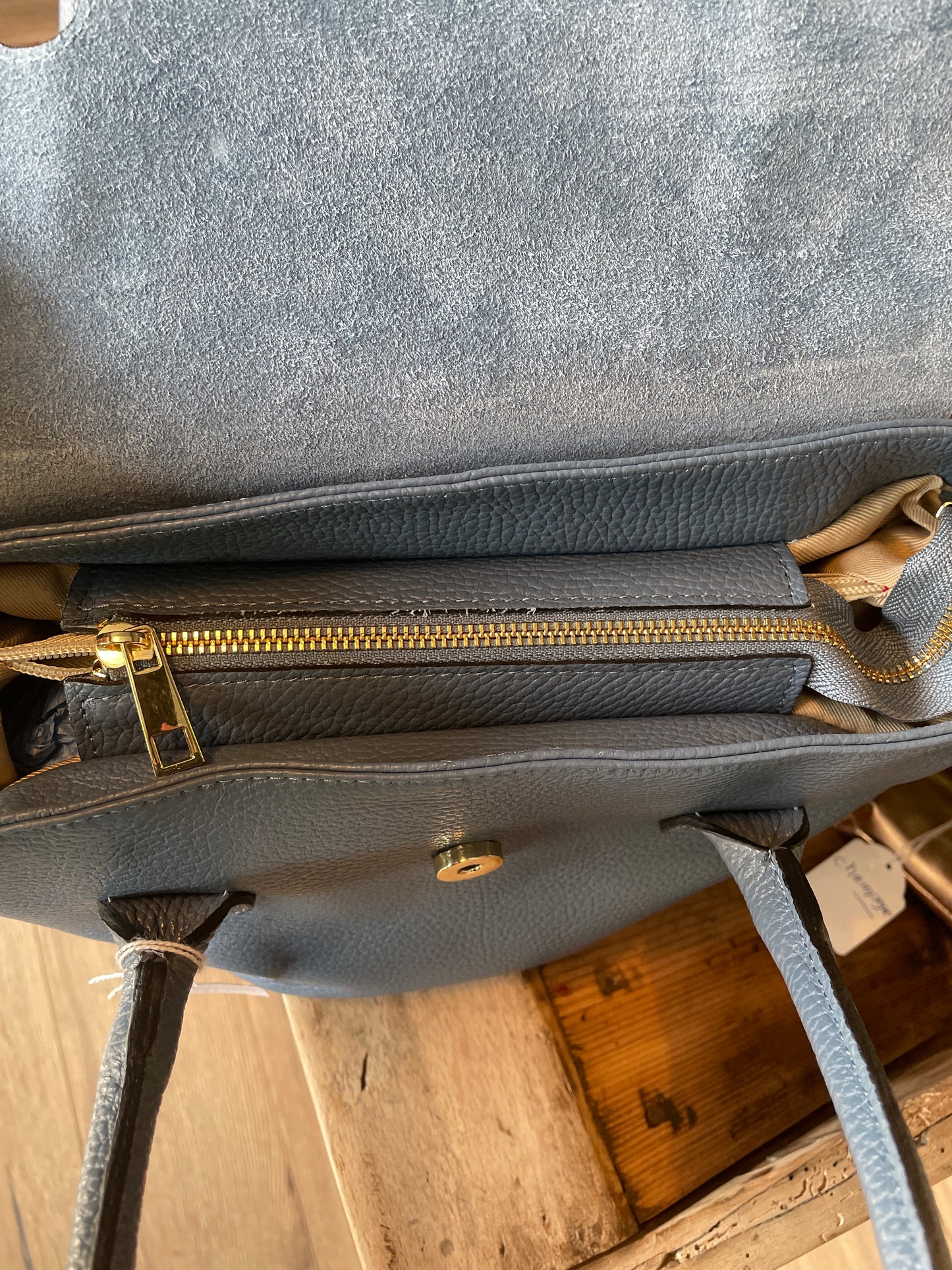 Sac à main en cuir grainé bleu jean