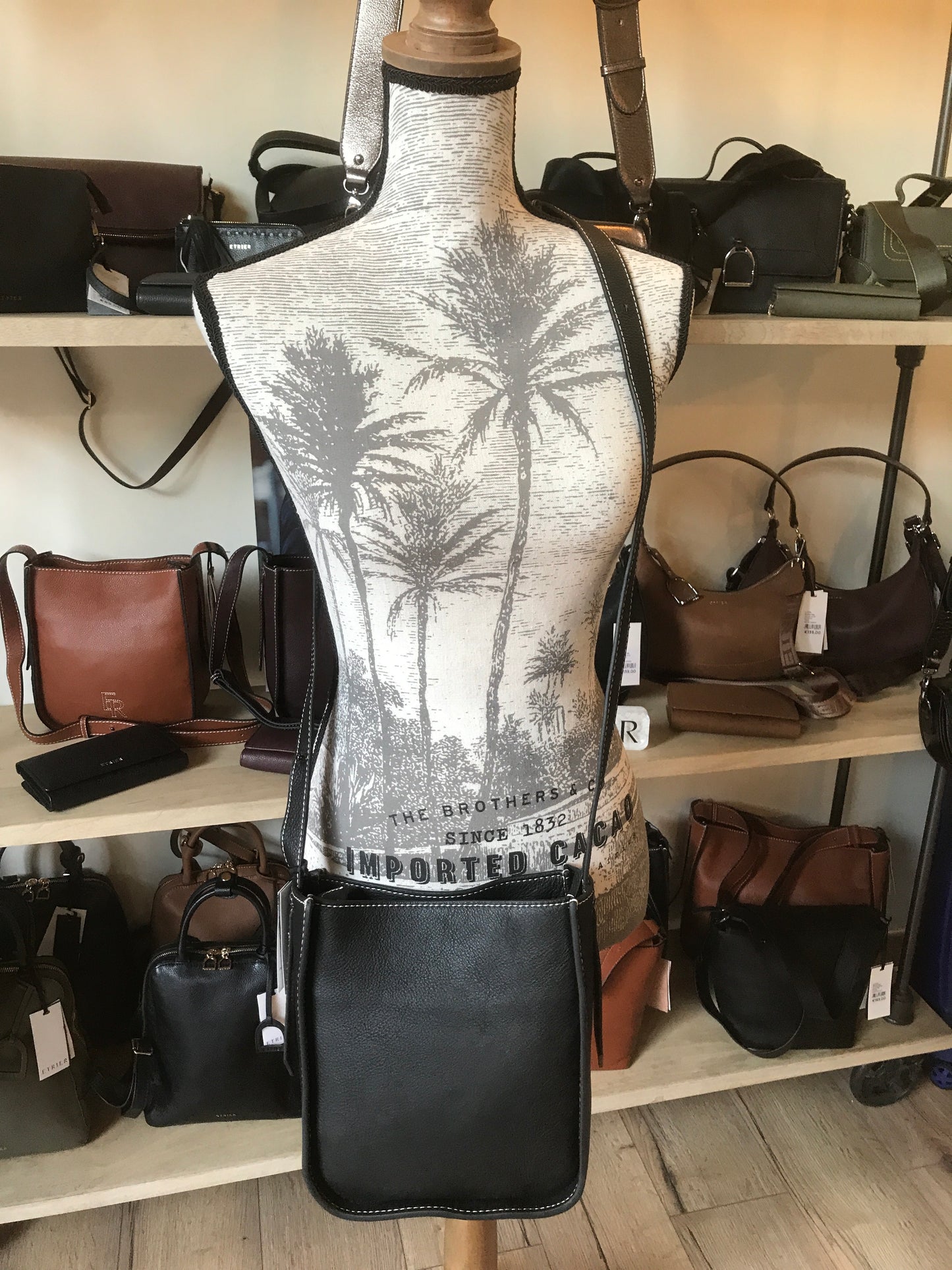 Sac bandoulière ligne Foudre Noir (Étrier)
