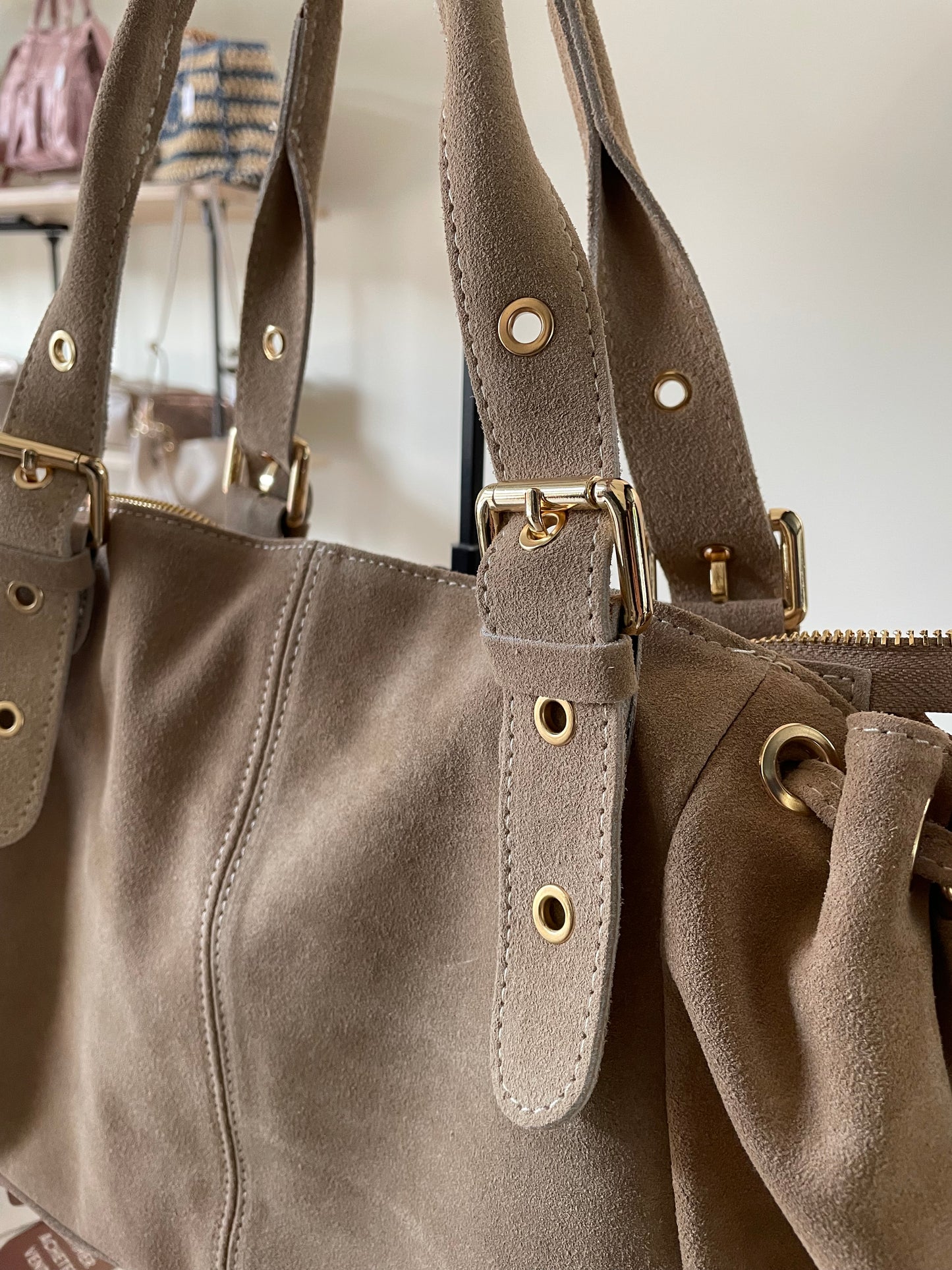 Sac Carla en cuir suédé (coloris taupe)