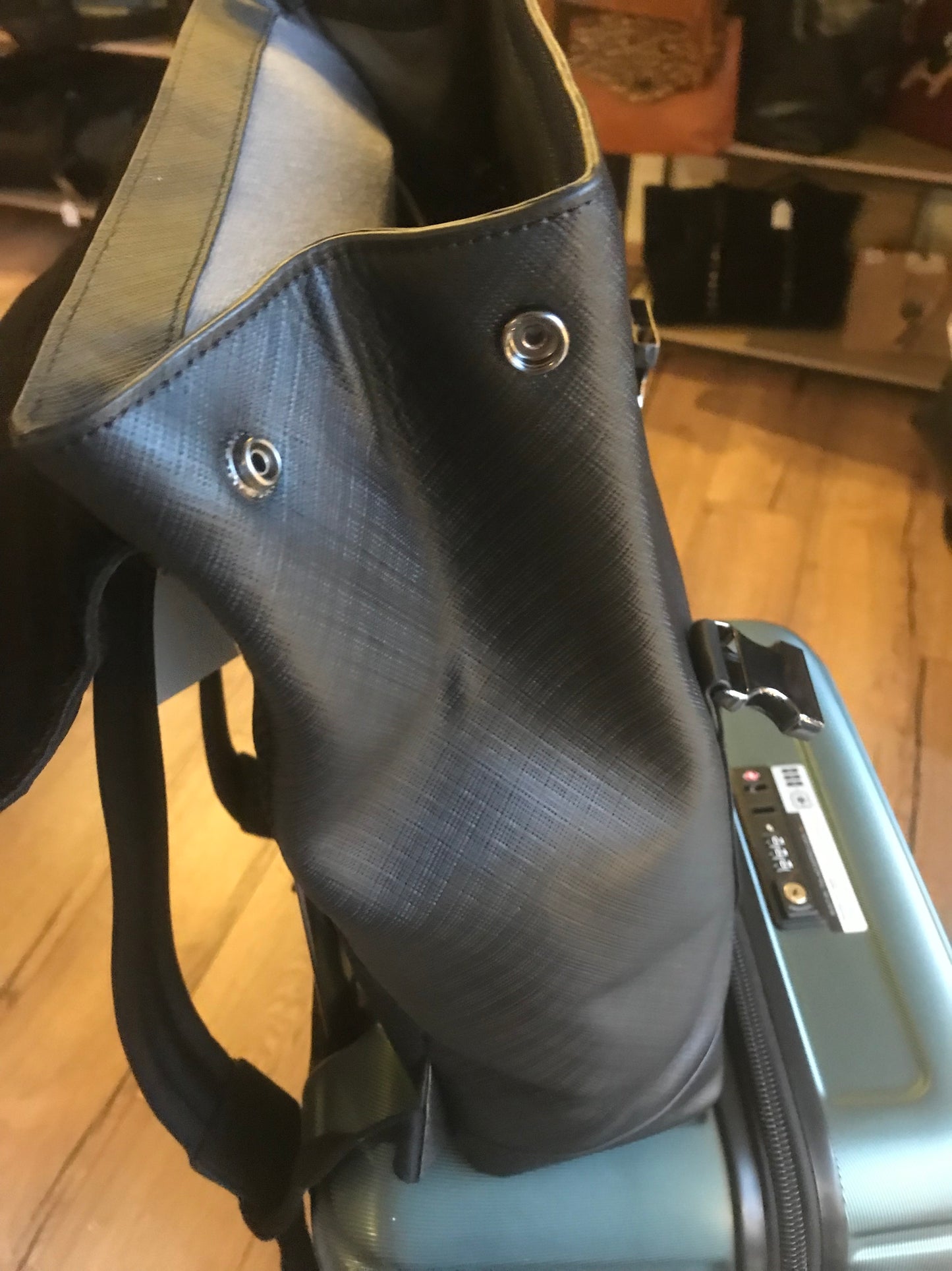Sac à dos business en cuir ligne Flèche 1 compartiment PC 15’´- Etrier