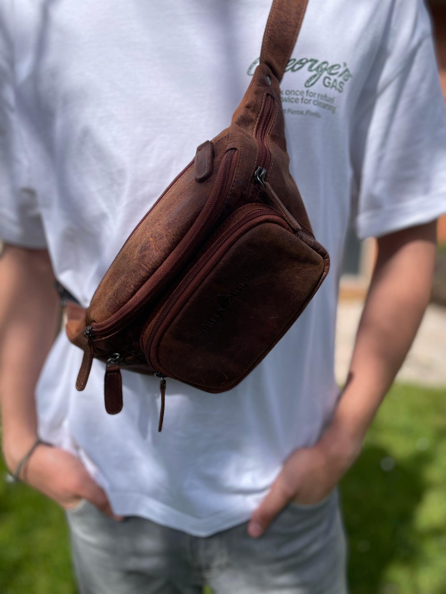 Sac banane Julien en cuir au look vintage marron/rouge (mixte)