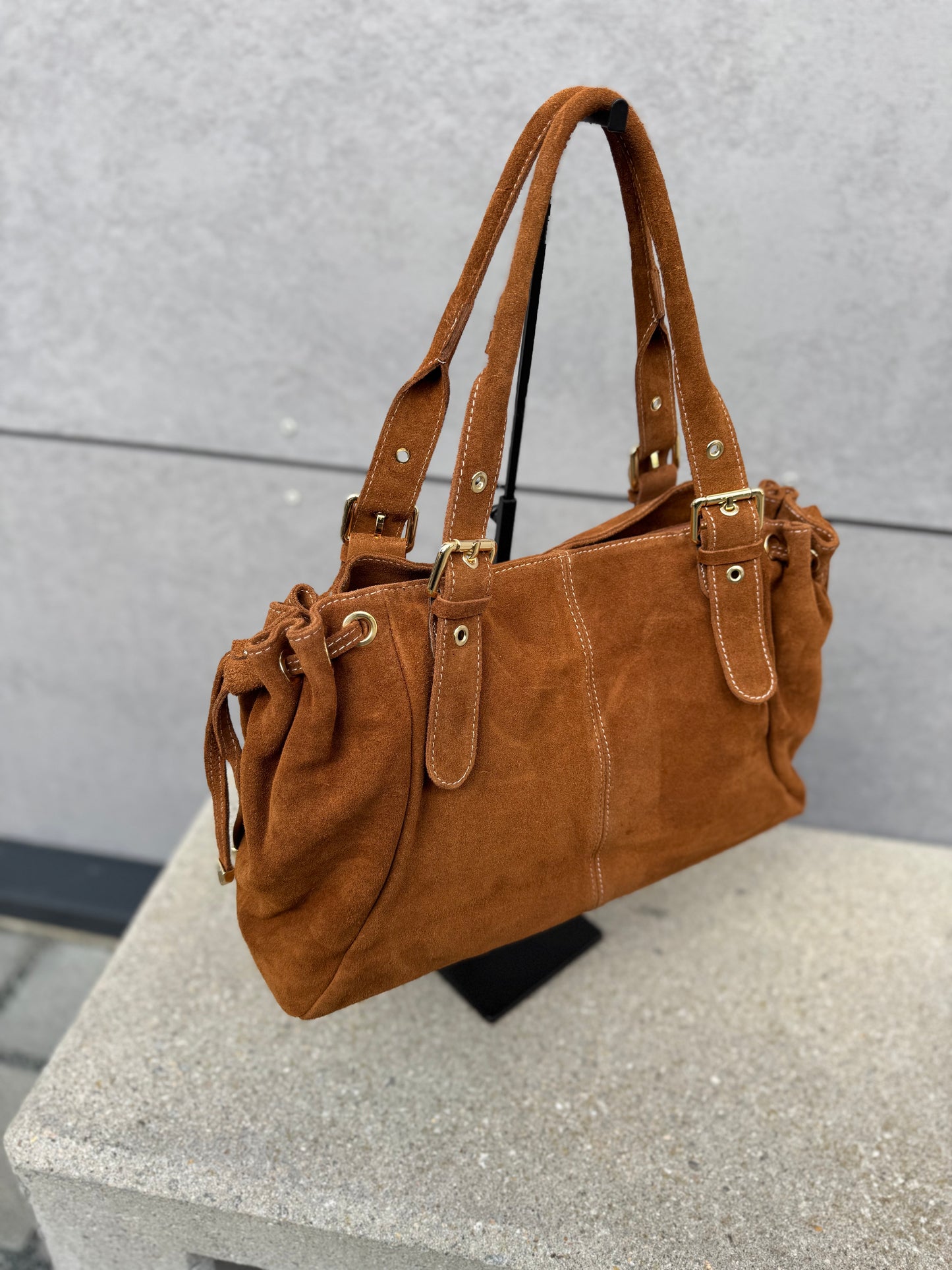 Sac Carla en cuir suédé coloris cognac
