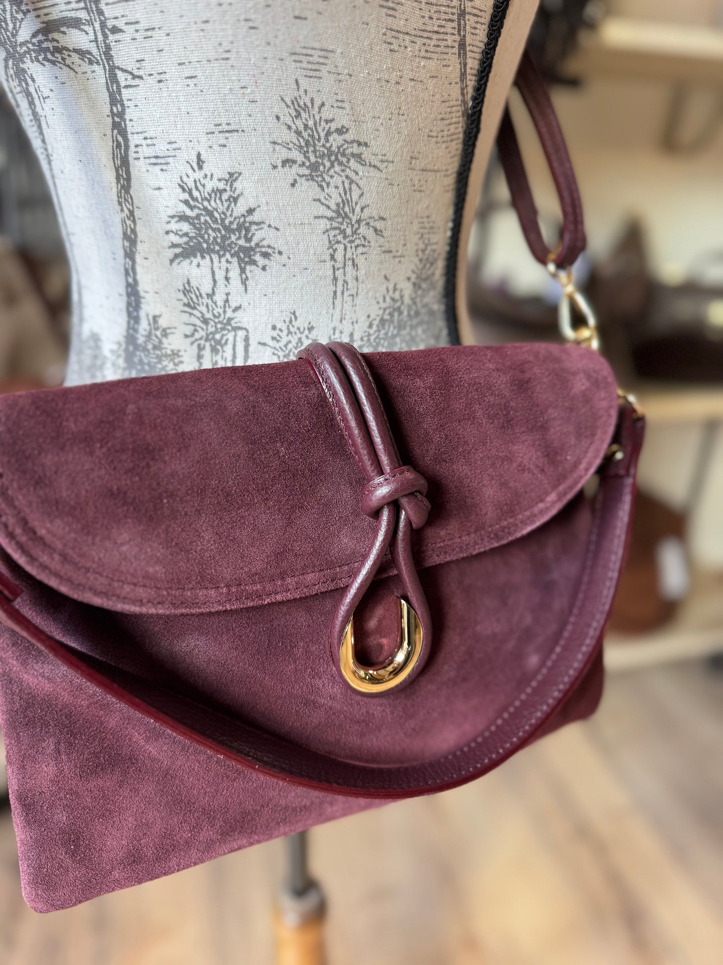 Sac Pochette Nattacha en daim  coloris bordeaux