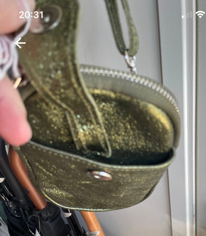Porte téléphone en cuir irisé vert kaki