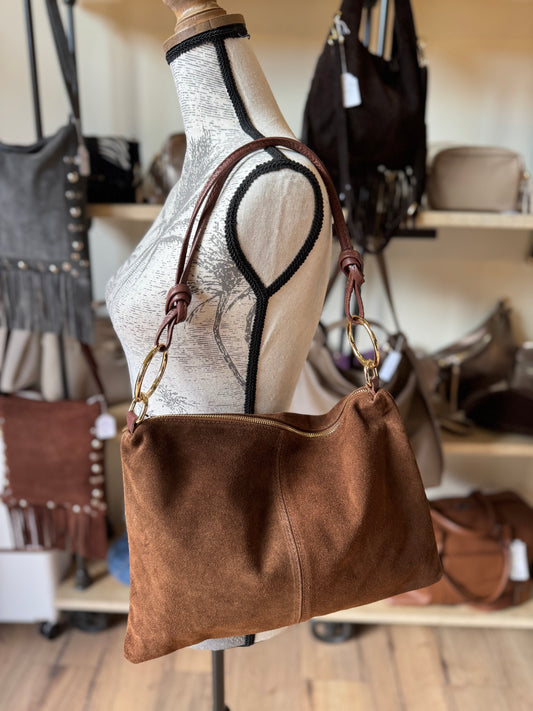 Sac Charlie format grande pochette en daim marron