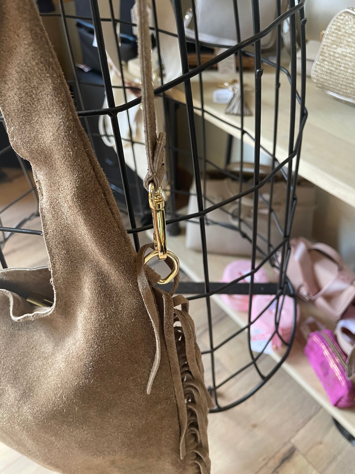 Sac Giulia en cuir suédé et franges (coloris taupe)