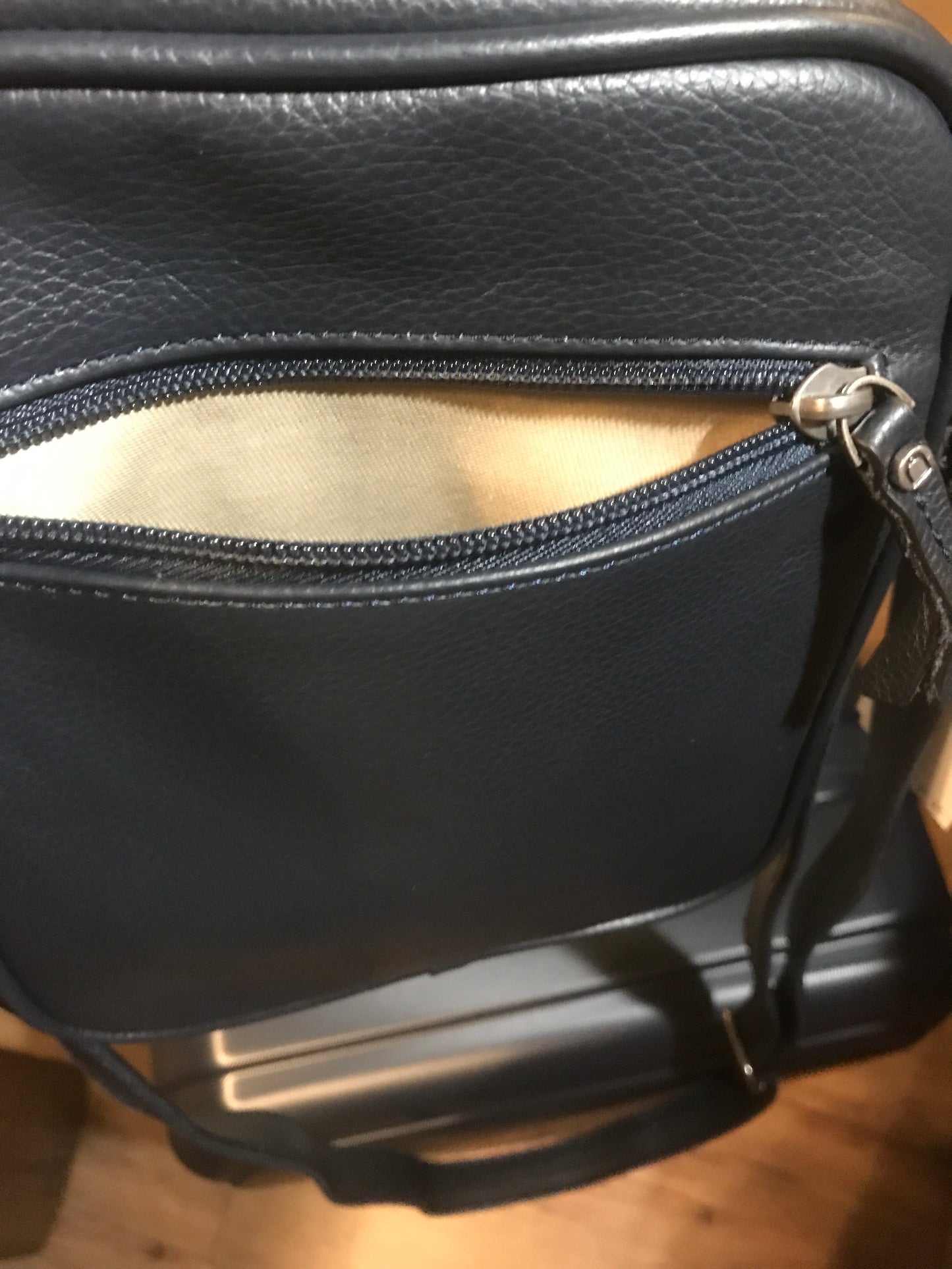 Sac bandoulière en cuir marine Flandres/Etrier