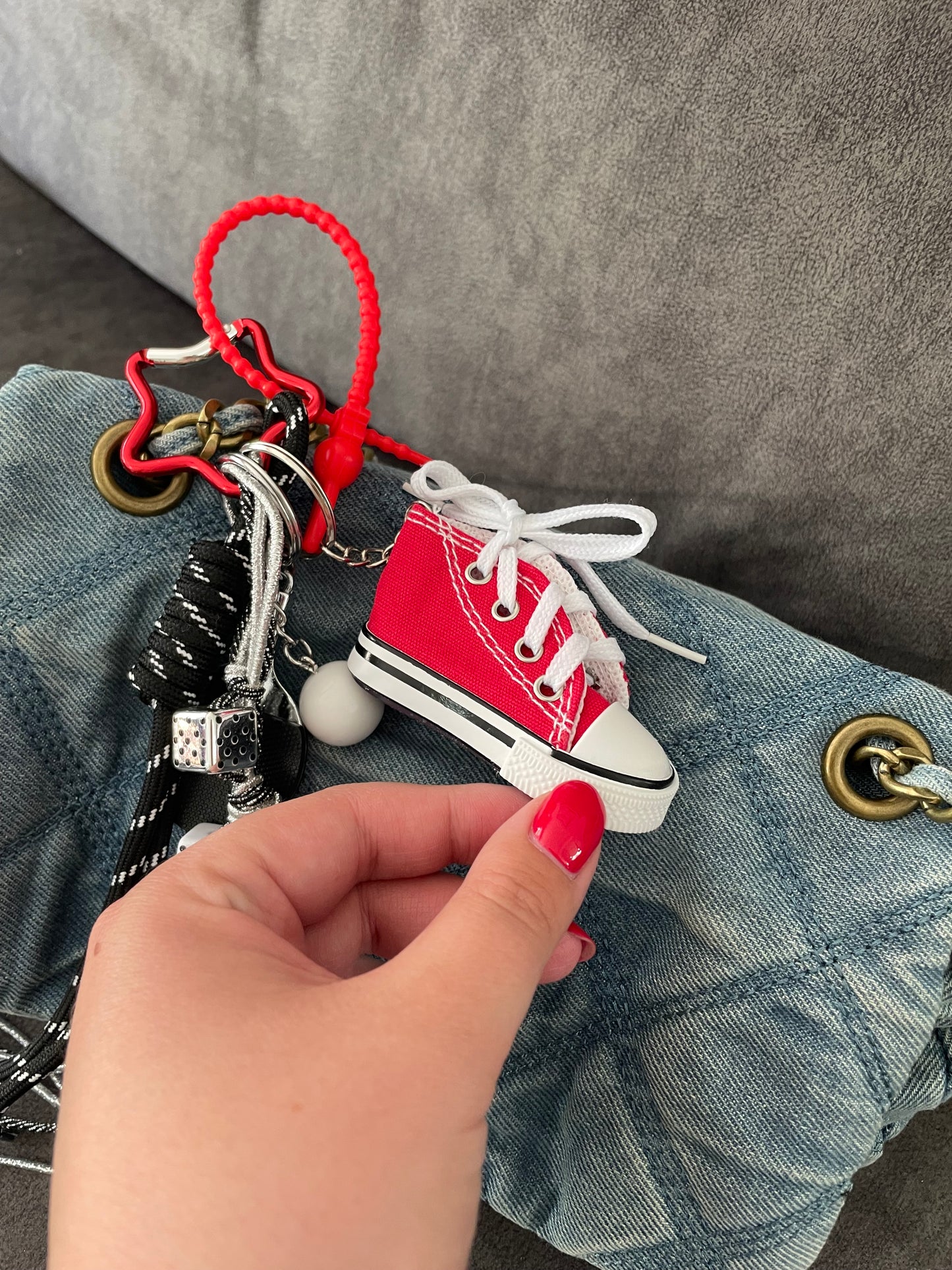 Bijou de sac - converse rouge