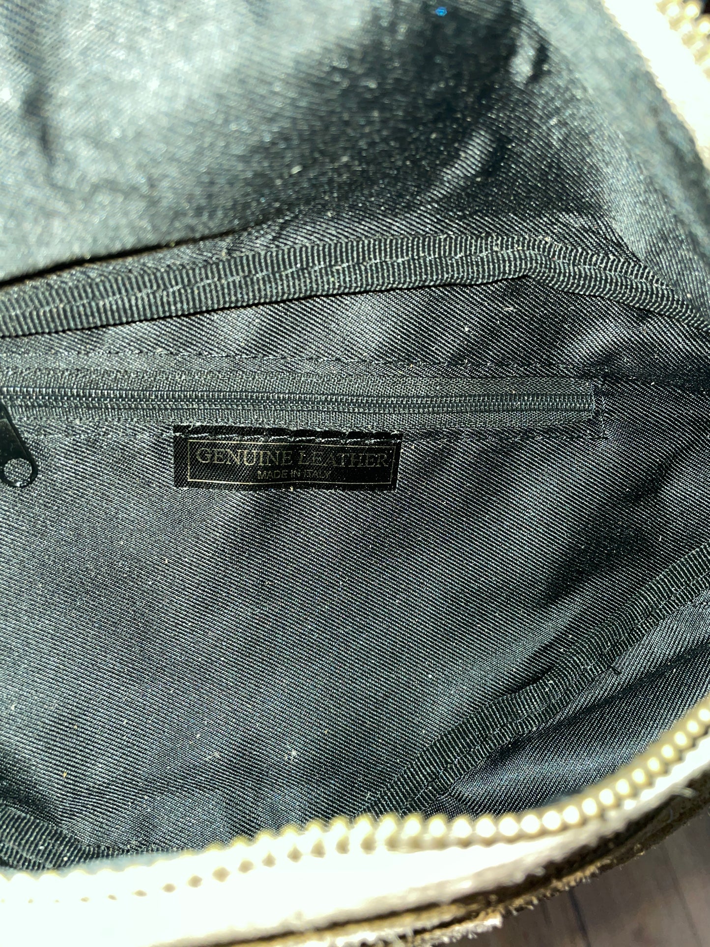 Banane Alda en daim coloris taupe