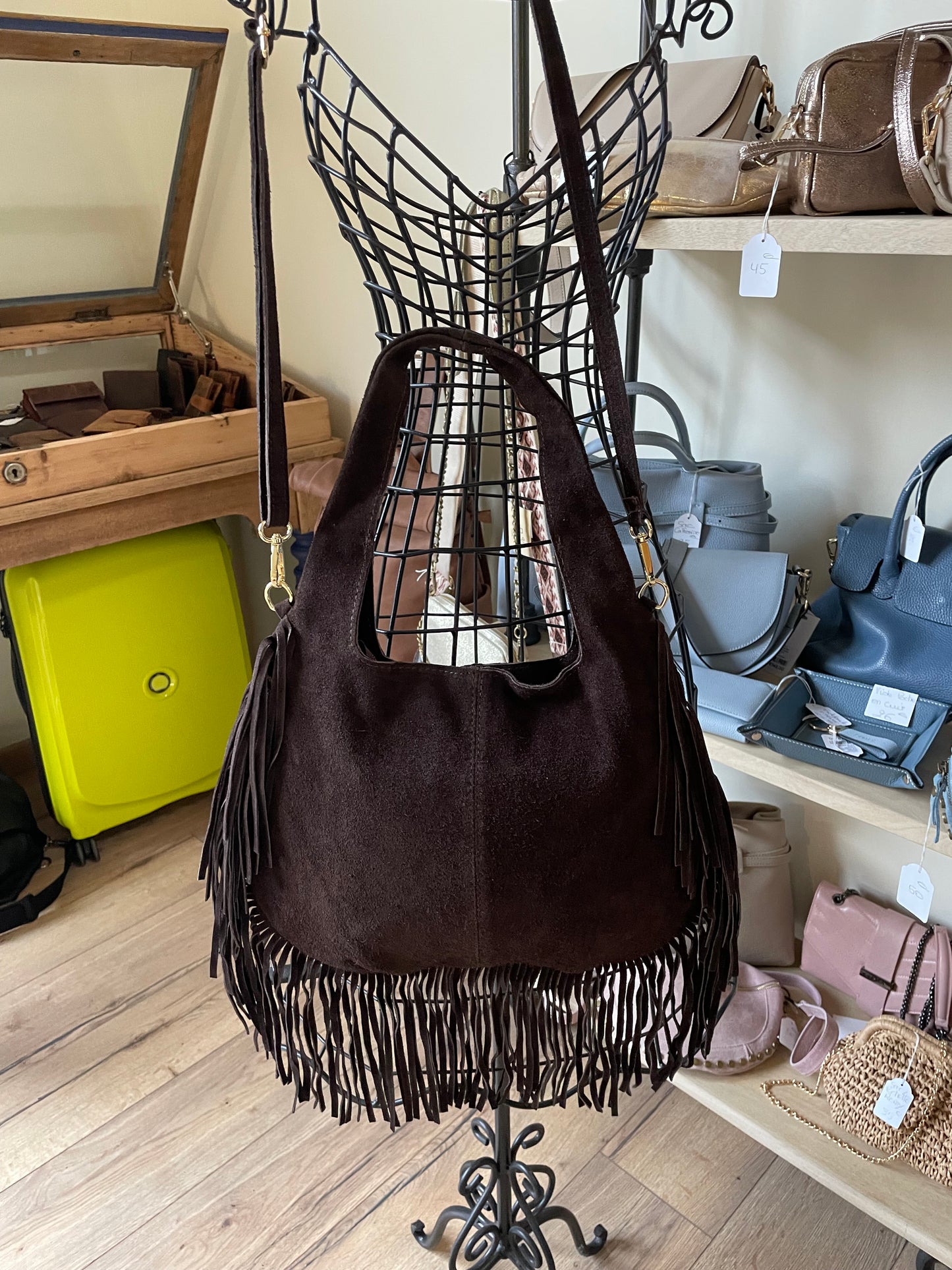 Sac Giulia en cuir suédé et franges (coloris brun foncé)