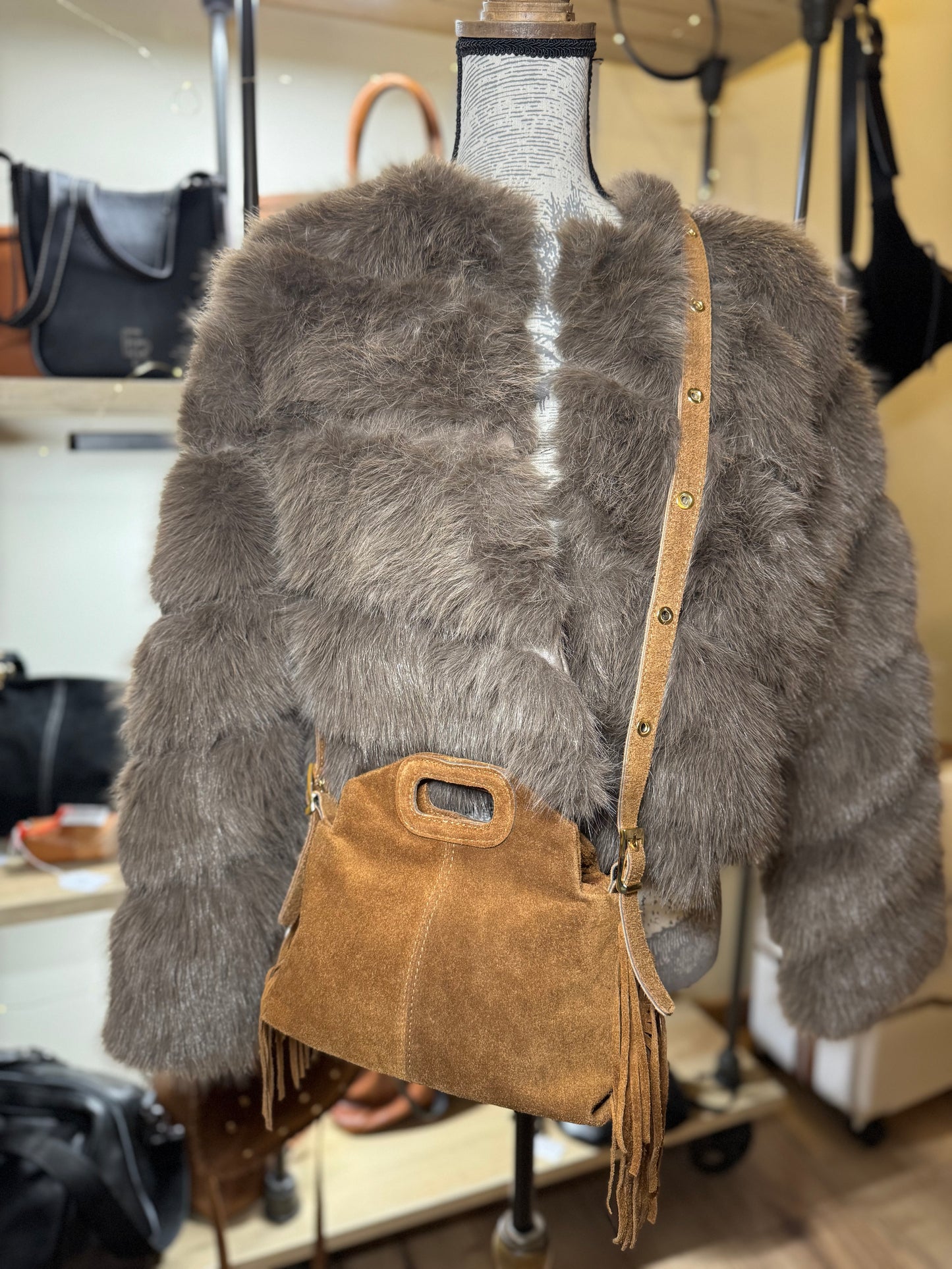 Sac Manon en daim et franges coloris cognac