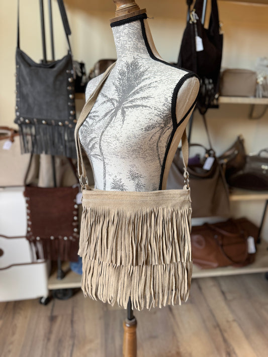 Sac Emma en daim et franges coloris sable
