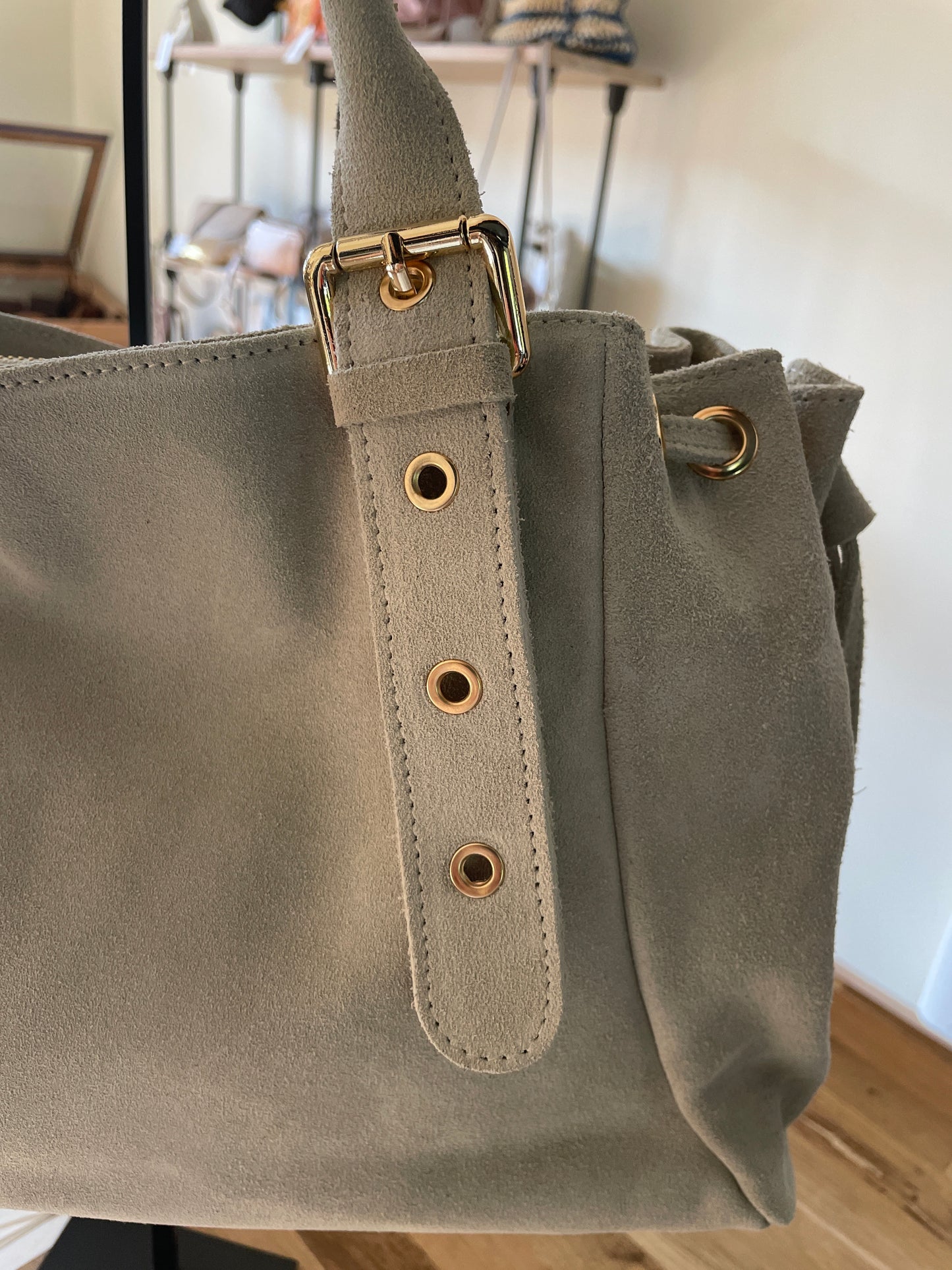 Sac Carla en cuir suédé ( beige très clair)