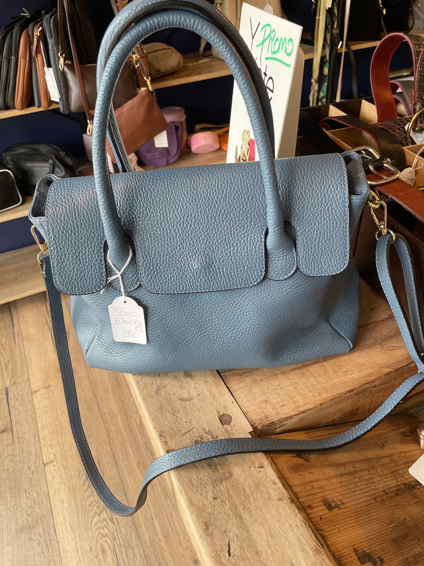 Sac à main en cuir grainé bleu jean