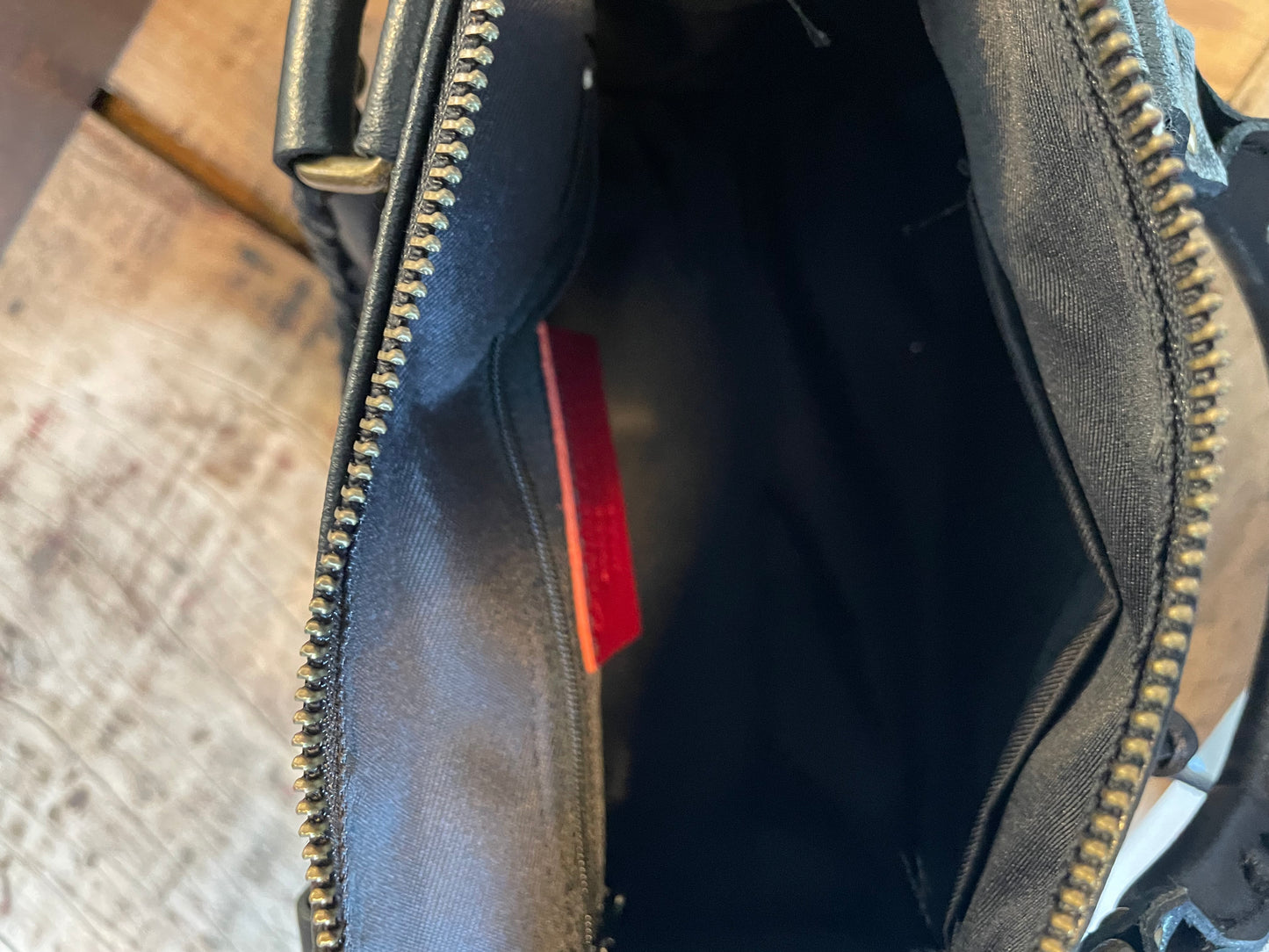 Sac Amandine mini en cuir noir irisé