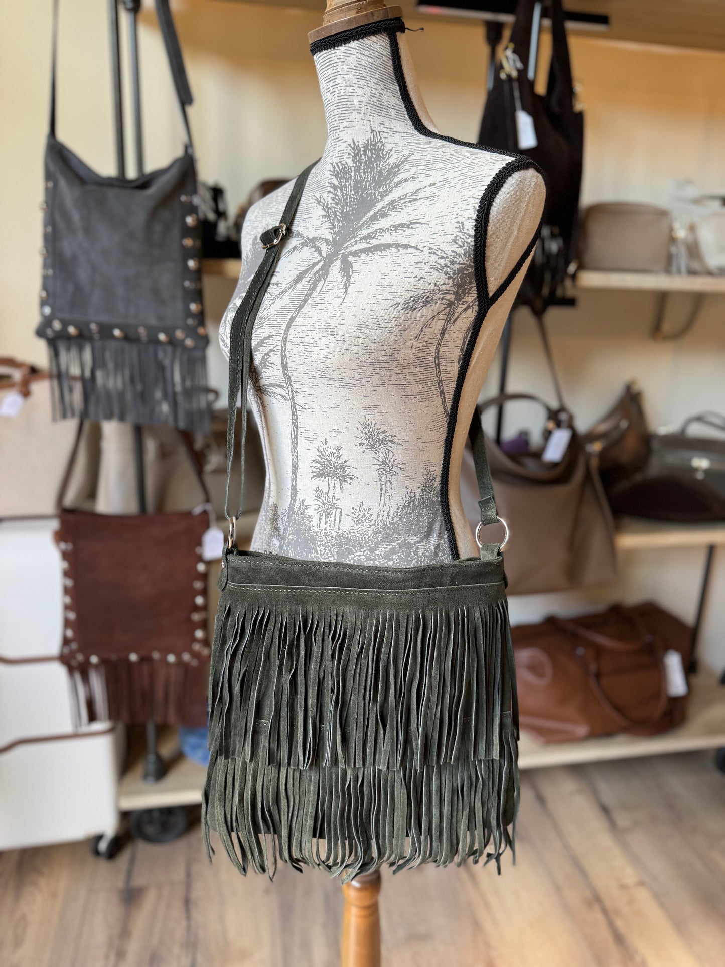 Sac Emma en daim et franges coloris kaki