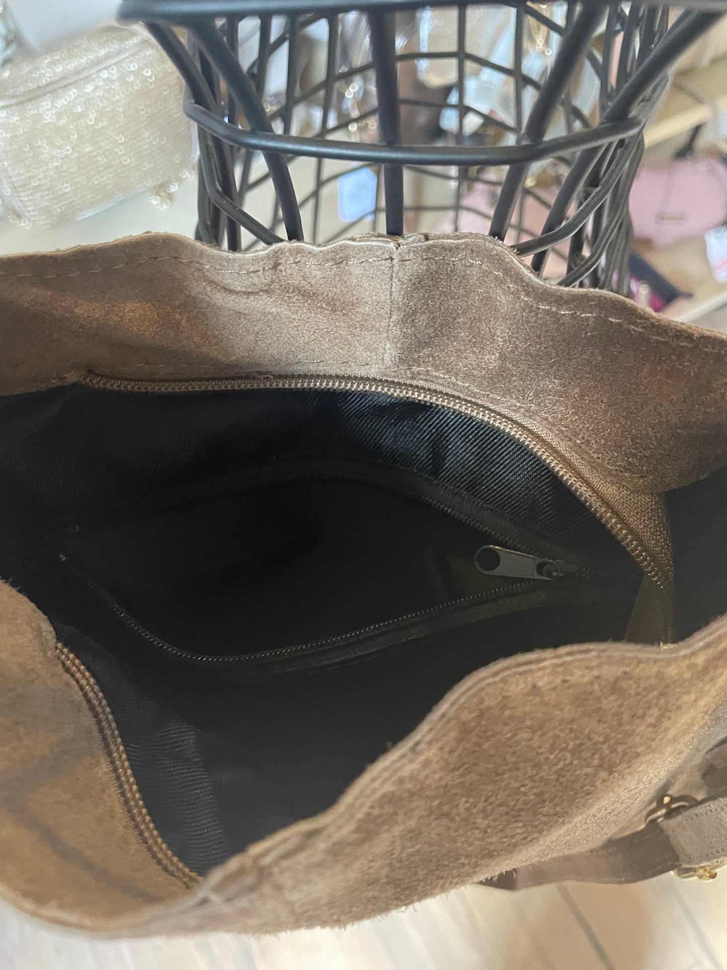 Sac Giulia en cuir suédé et franges (coloris taupe)