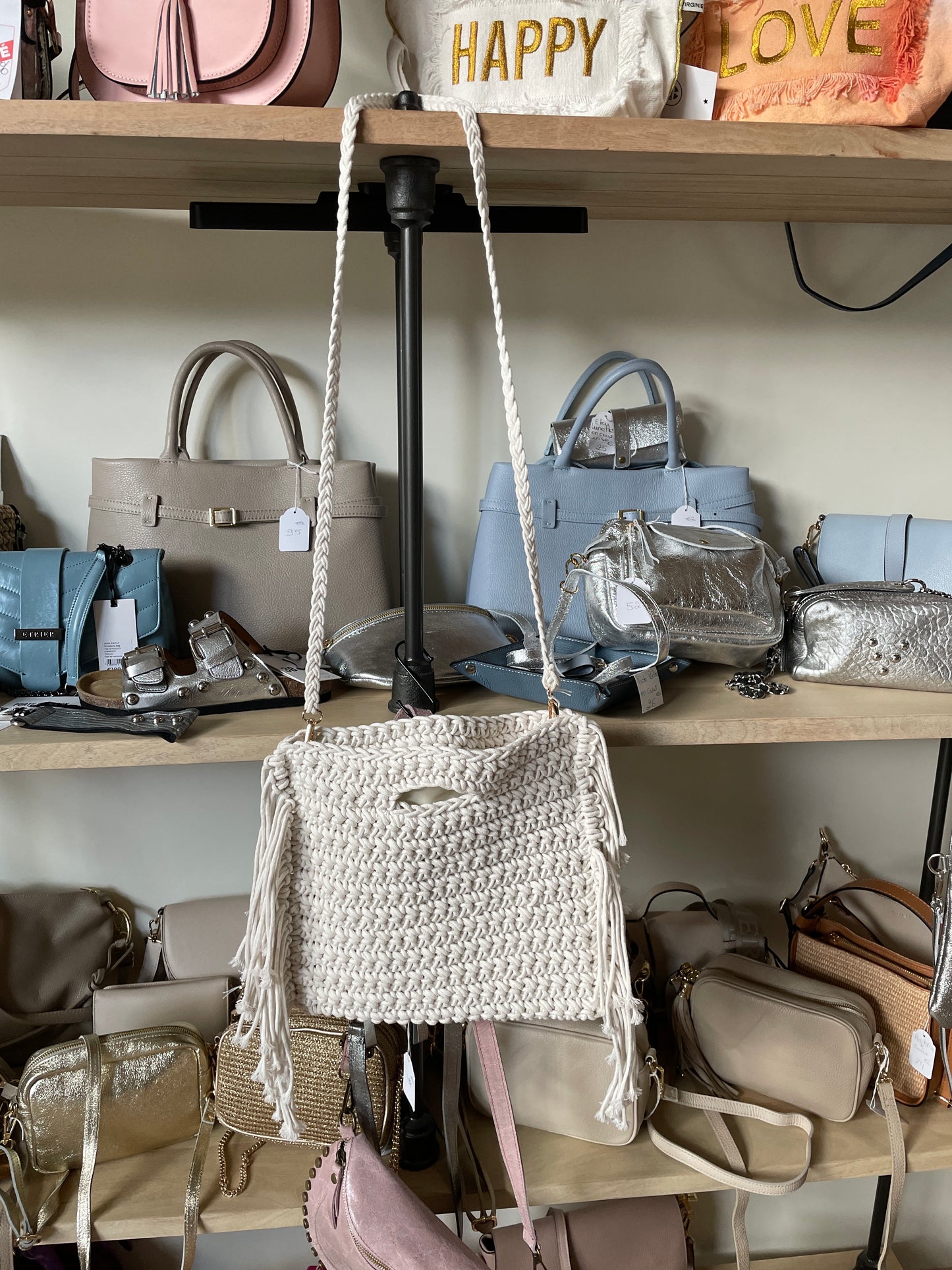 Sac blanc en crochet avec franges