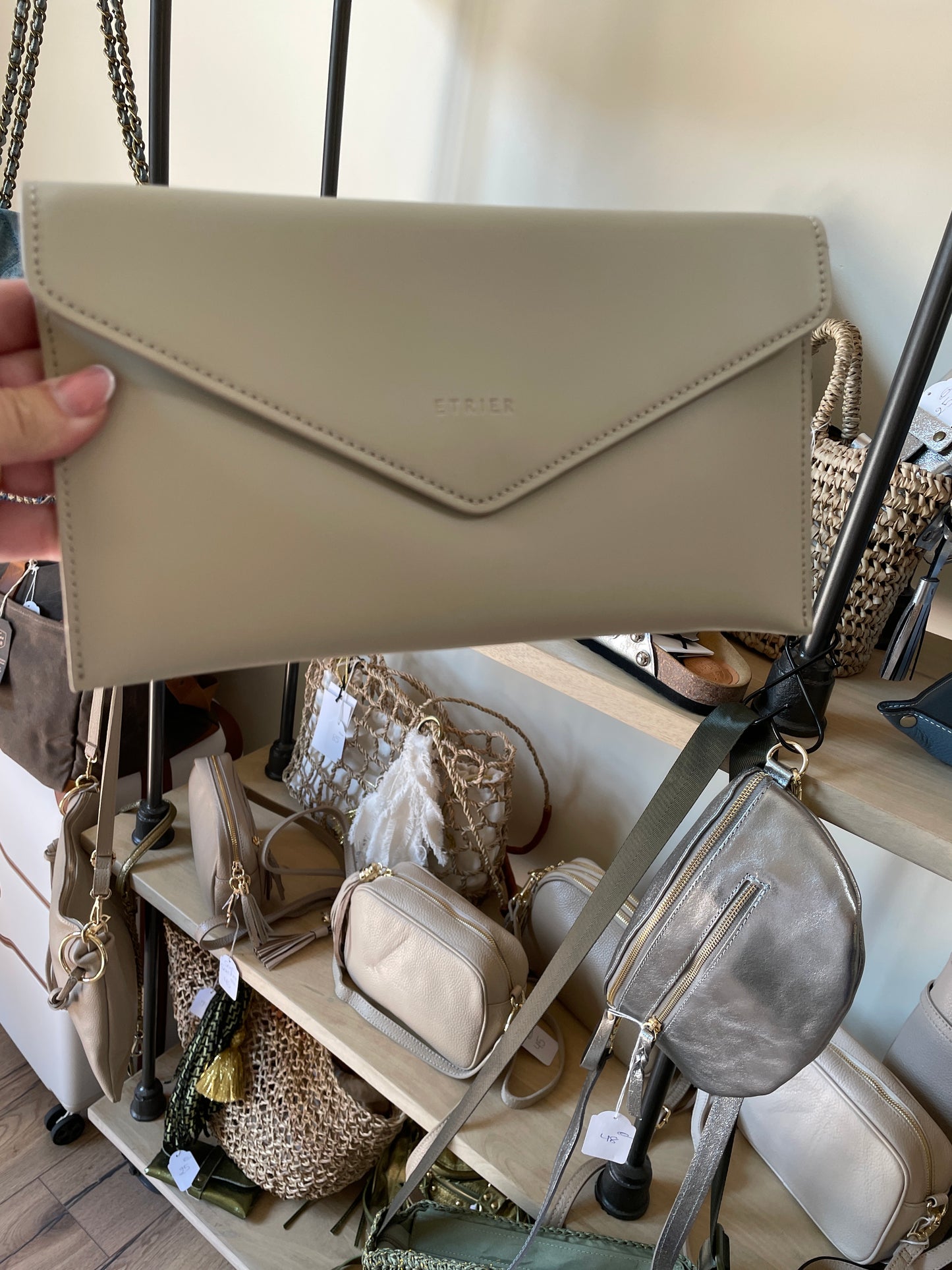 Pochette Paddock / sac de soirée en cuir lisse Craie