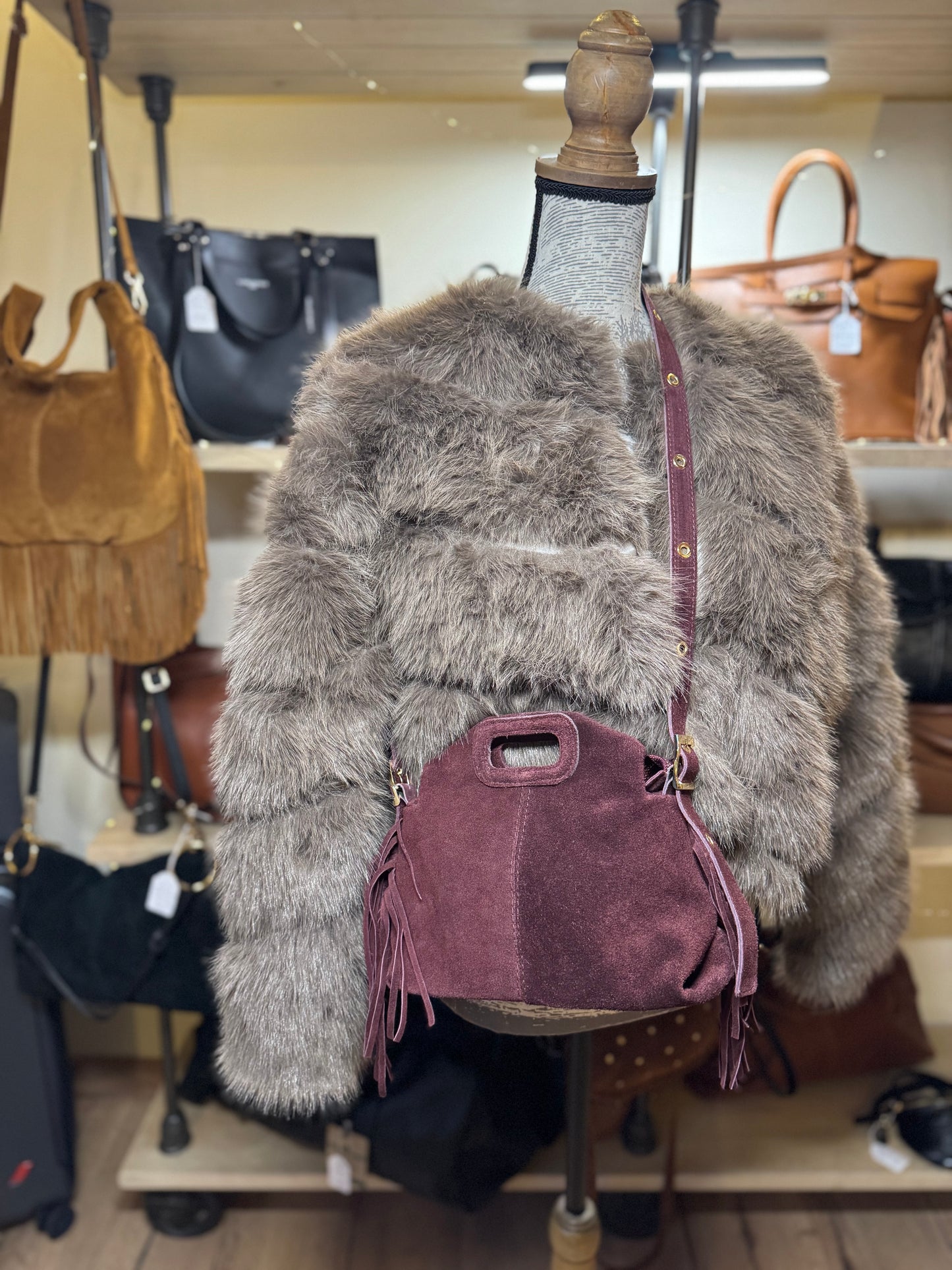 Sac Manon en daim et franges coloris bordeaux