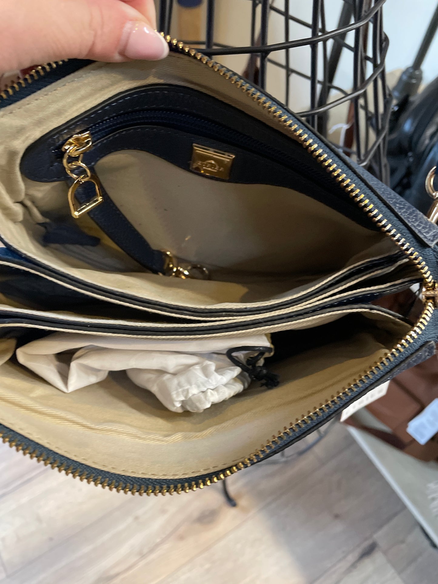 Sac bandoulière Tradition en cuir marine (3 compartiments )- ÉTRIER