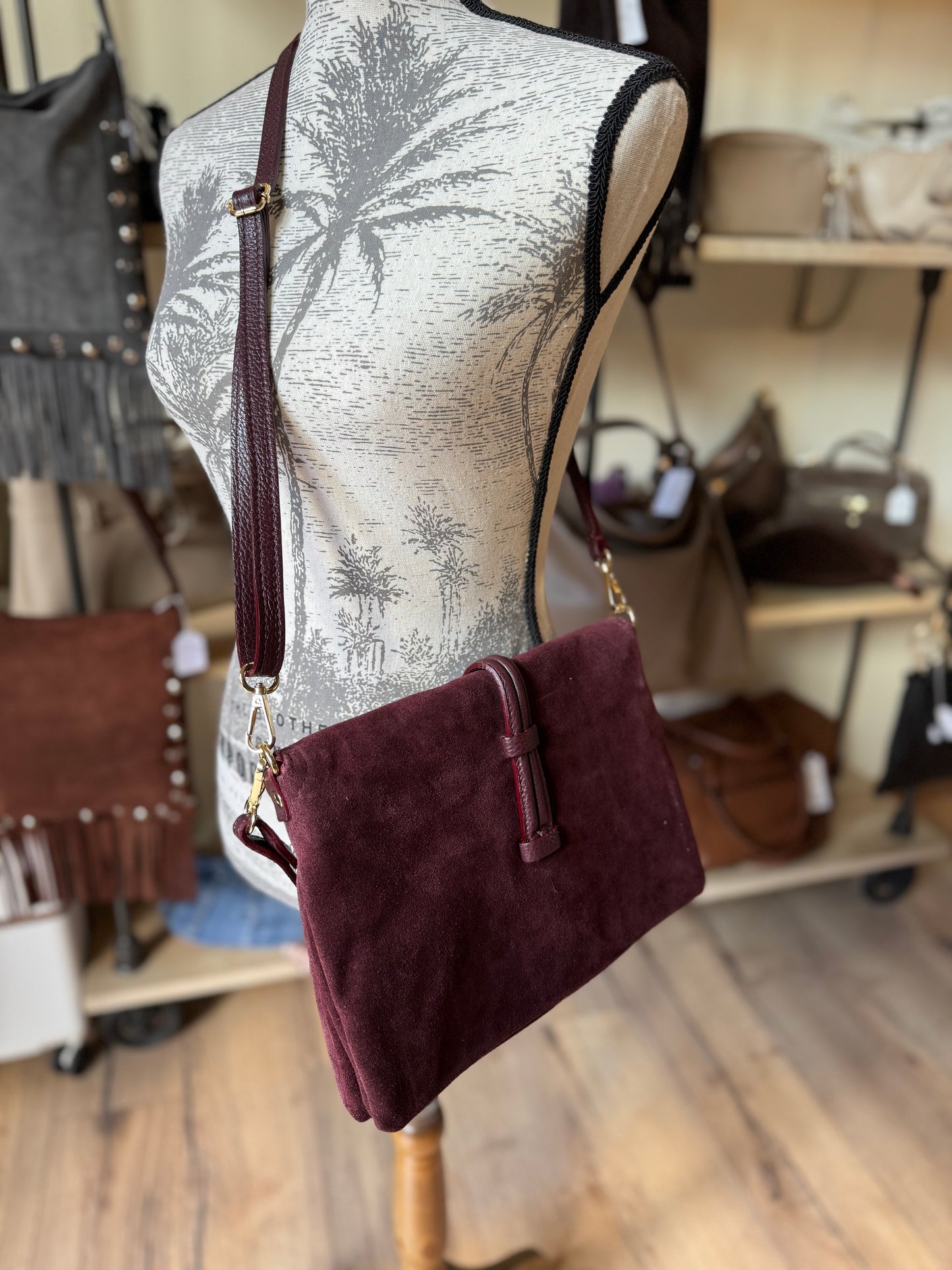 Sac Pochette Nattacha en daim  coloris bordeaux