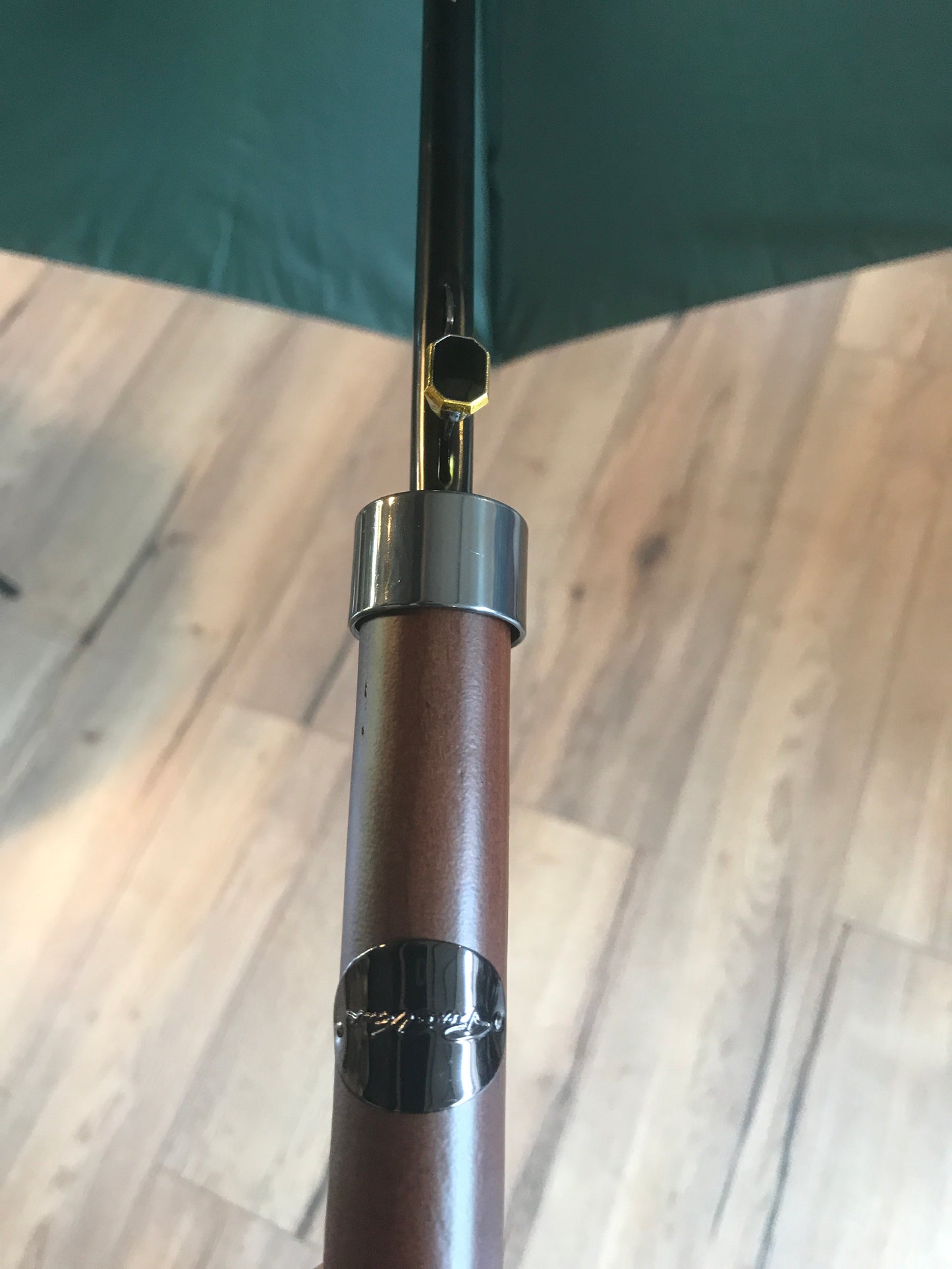 Parapluie automatique poignée bois vert sapin Pierre Vaux