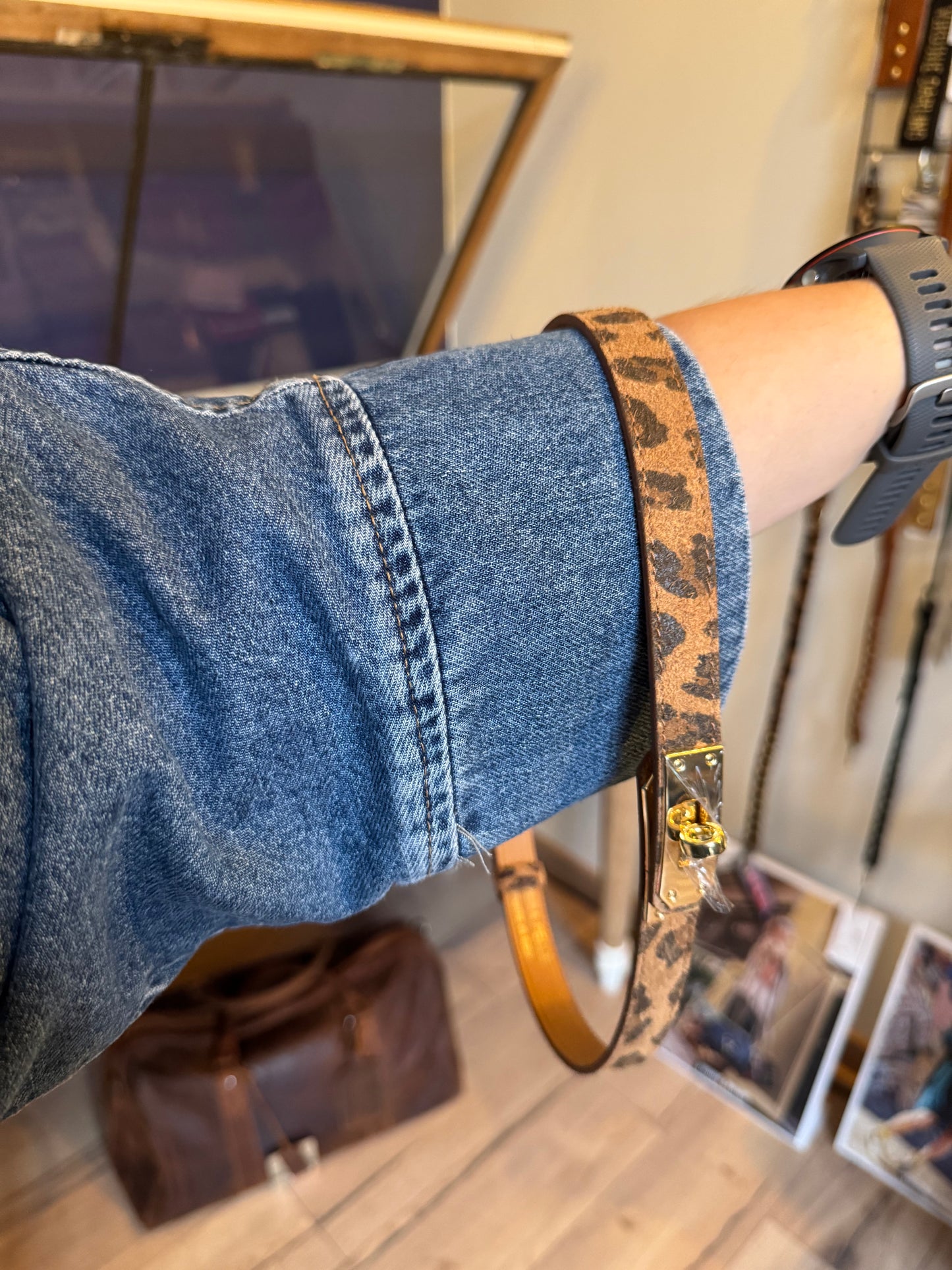 Ceinture Hanna en cuir suédé léopard