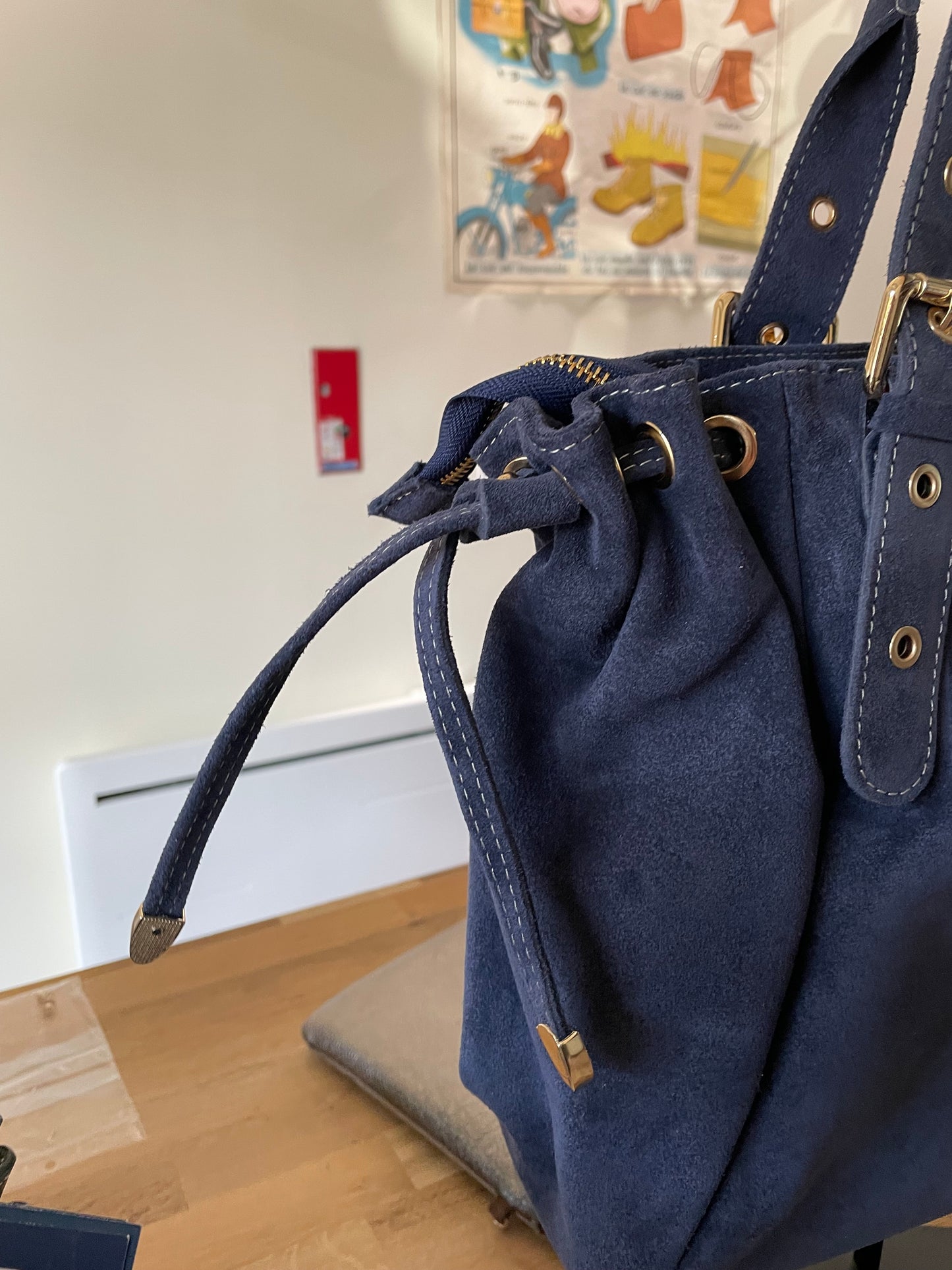 Sac Carla en cuir suédé (coloris bleu foncé)