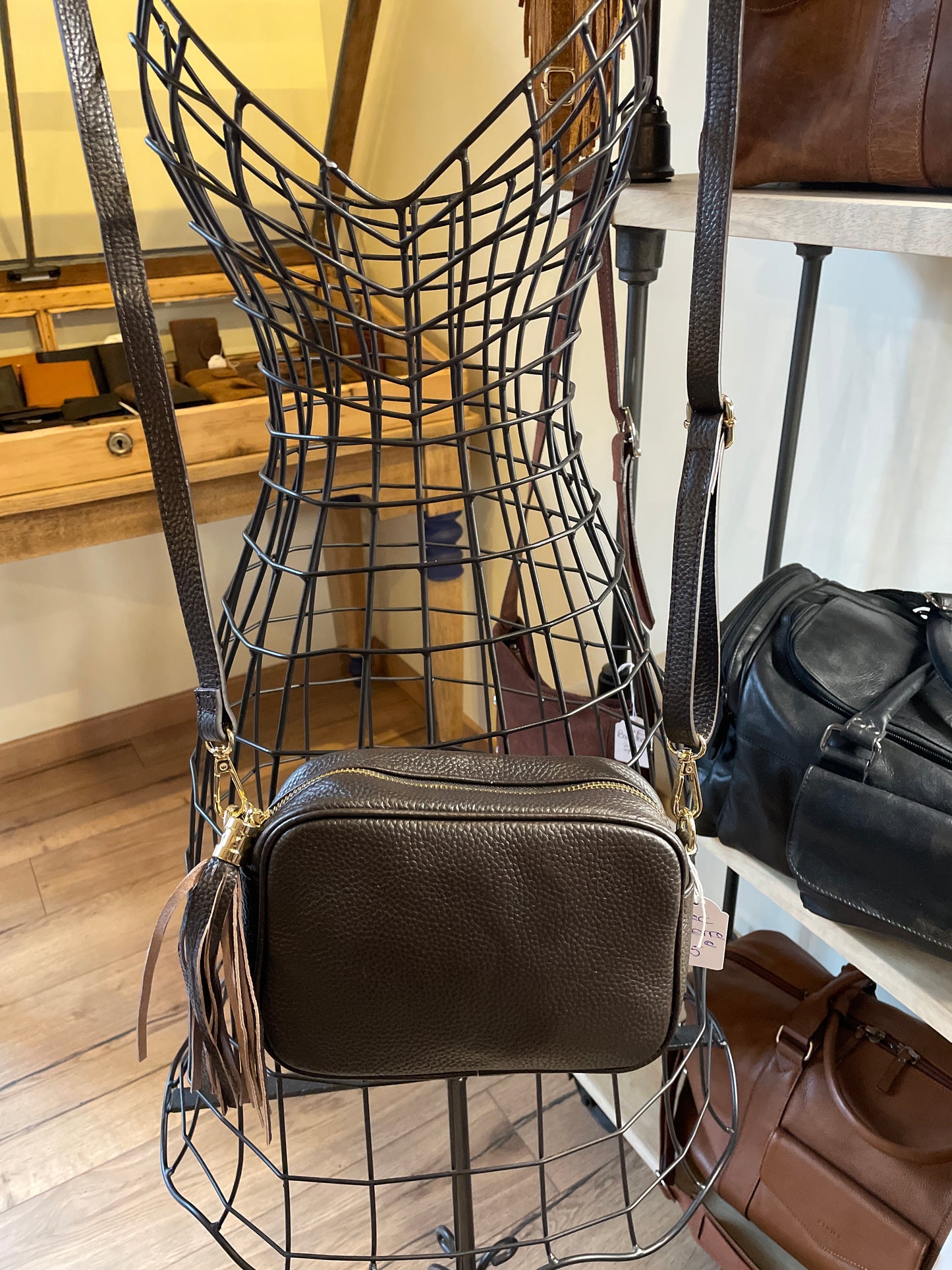 Sac Milena en cuir grainé Chocolat  format caméra (S)
