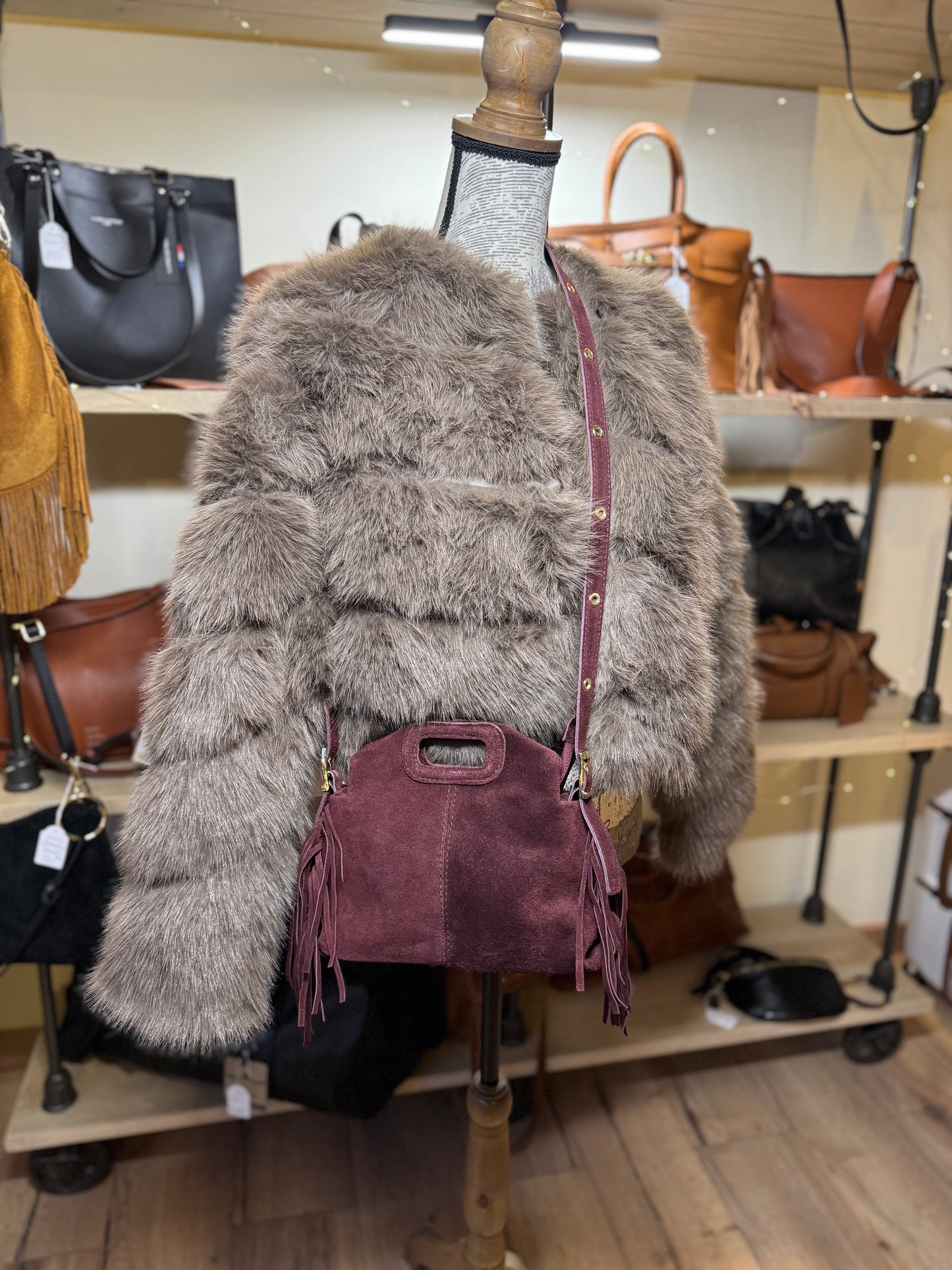 Sac Manon en daim et franges coloris bordeaux