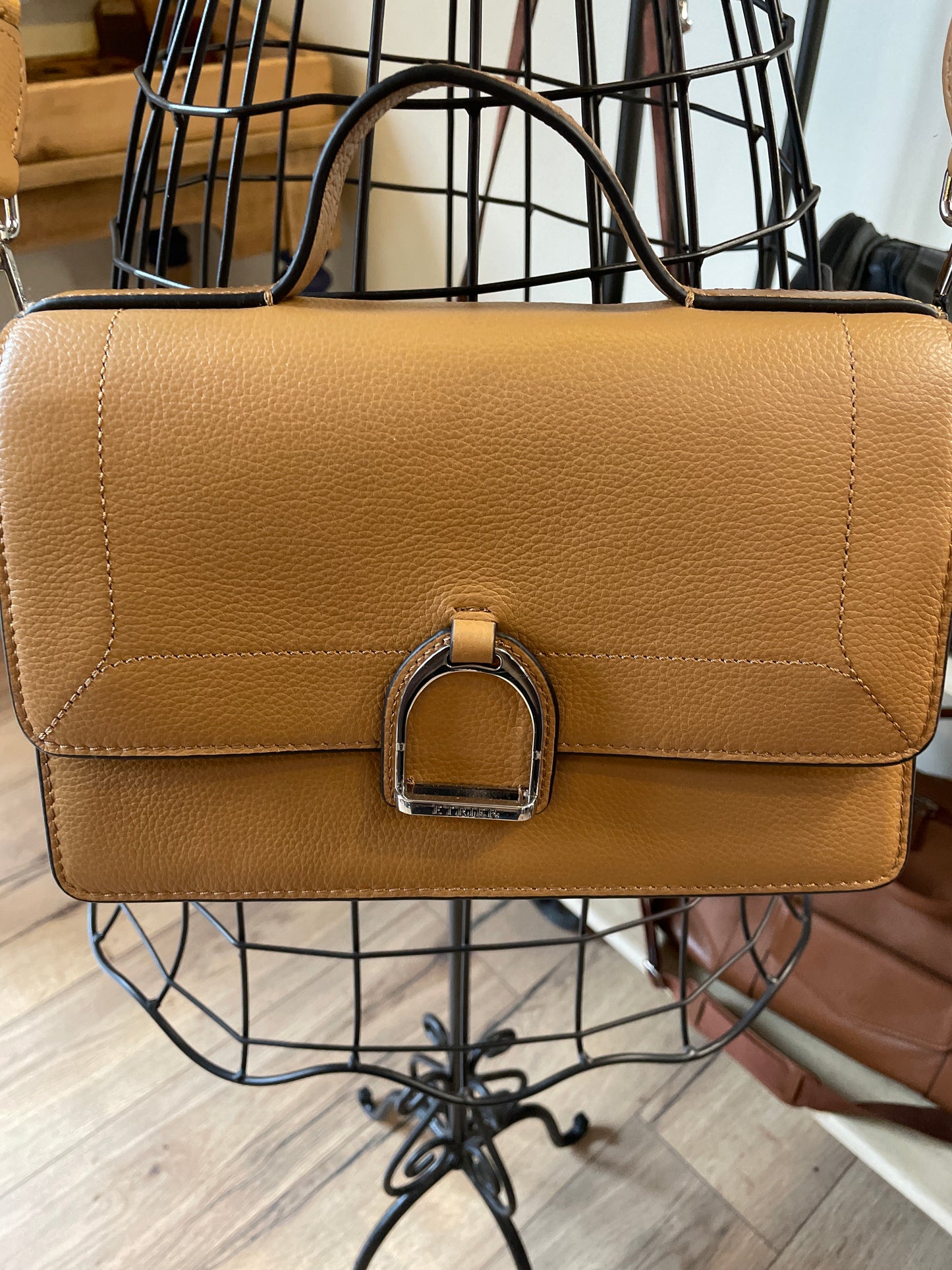 Sac bandoulière Altesse M en cuir grainé Ambre - Étrier