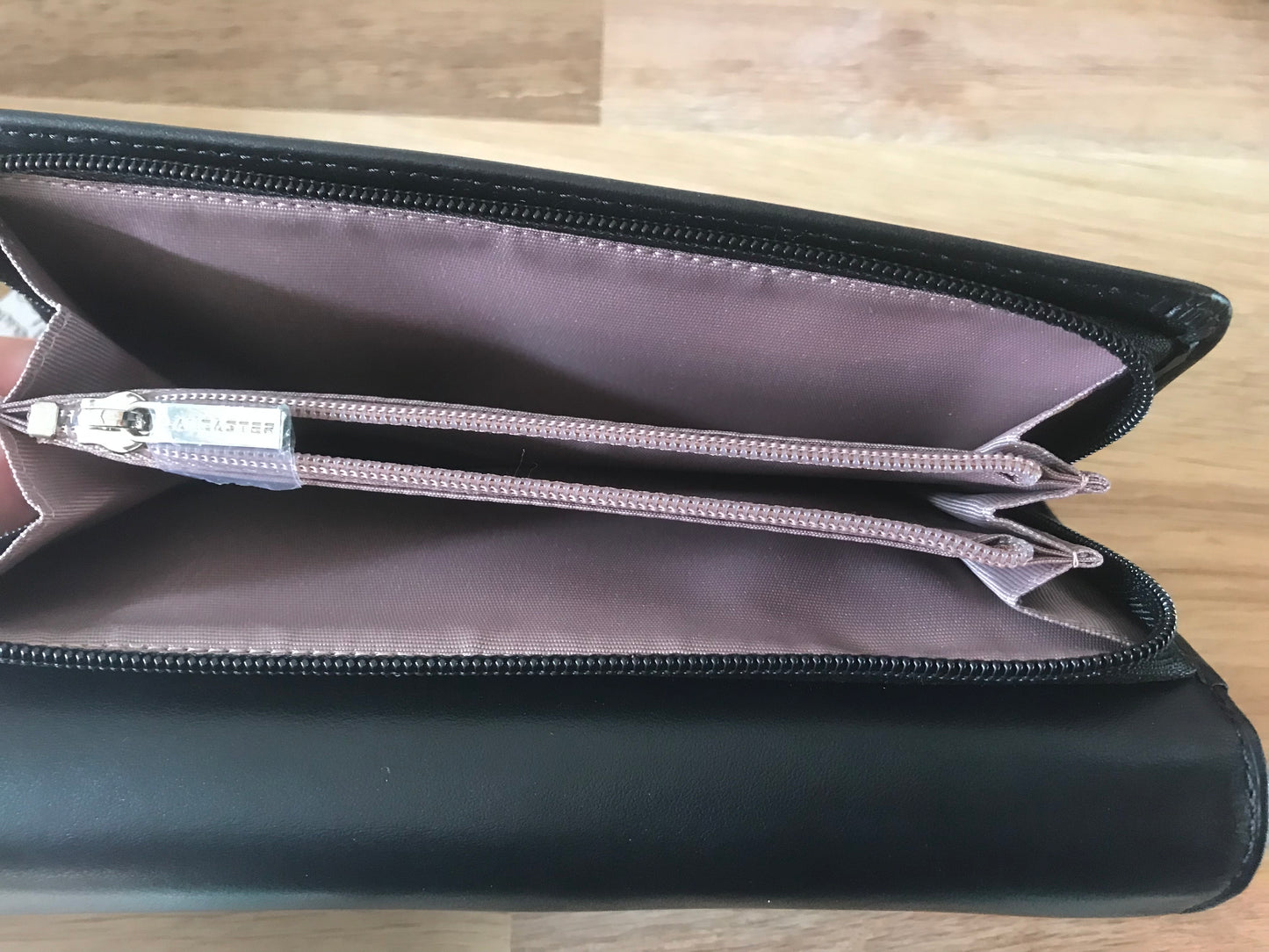 Portefeuille Compagnon en cuir lisse noir avec - ligne Paris PM- LANCASTER