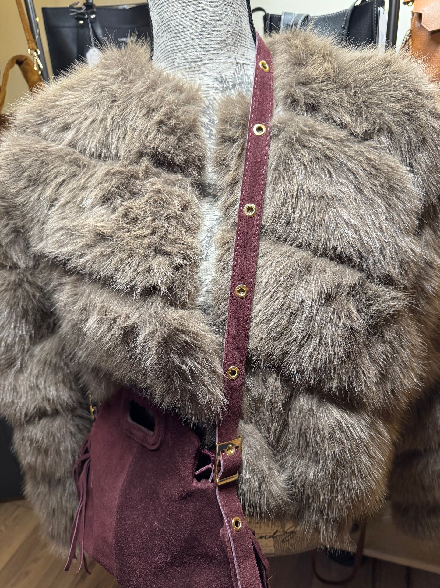 Sac Manon en daim et franges coloris bordeaux