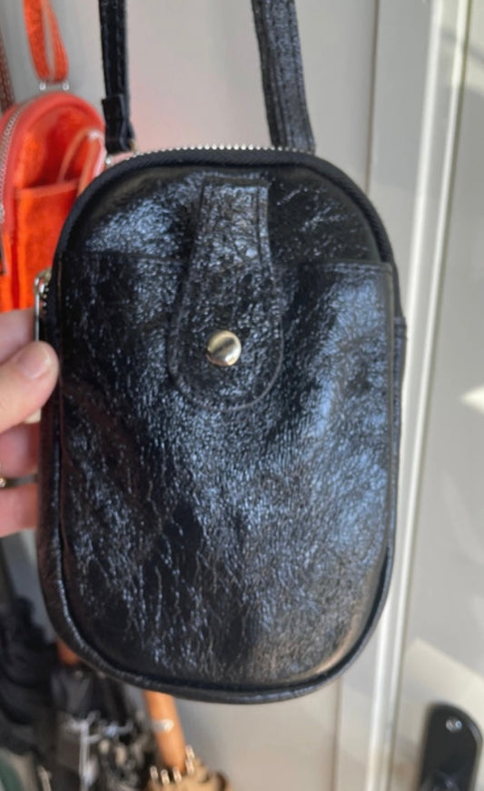 Porte téléphone en cuir irisé noir