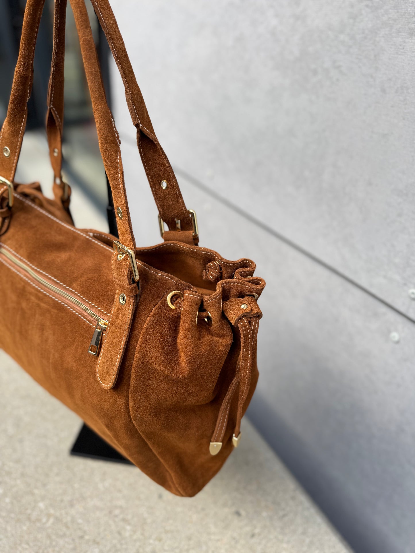 Sac Carla en cuir suédé coloris cognac