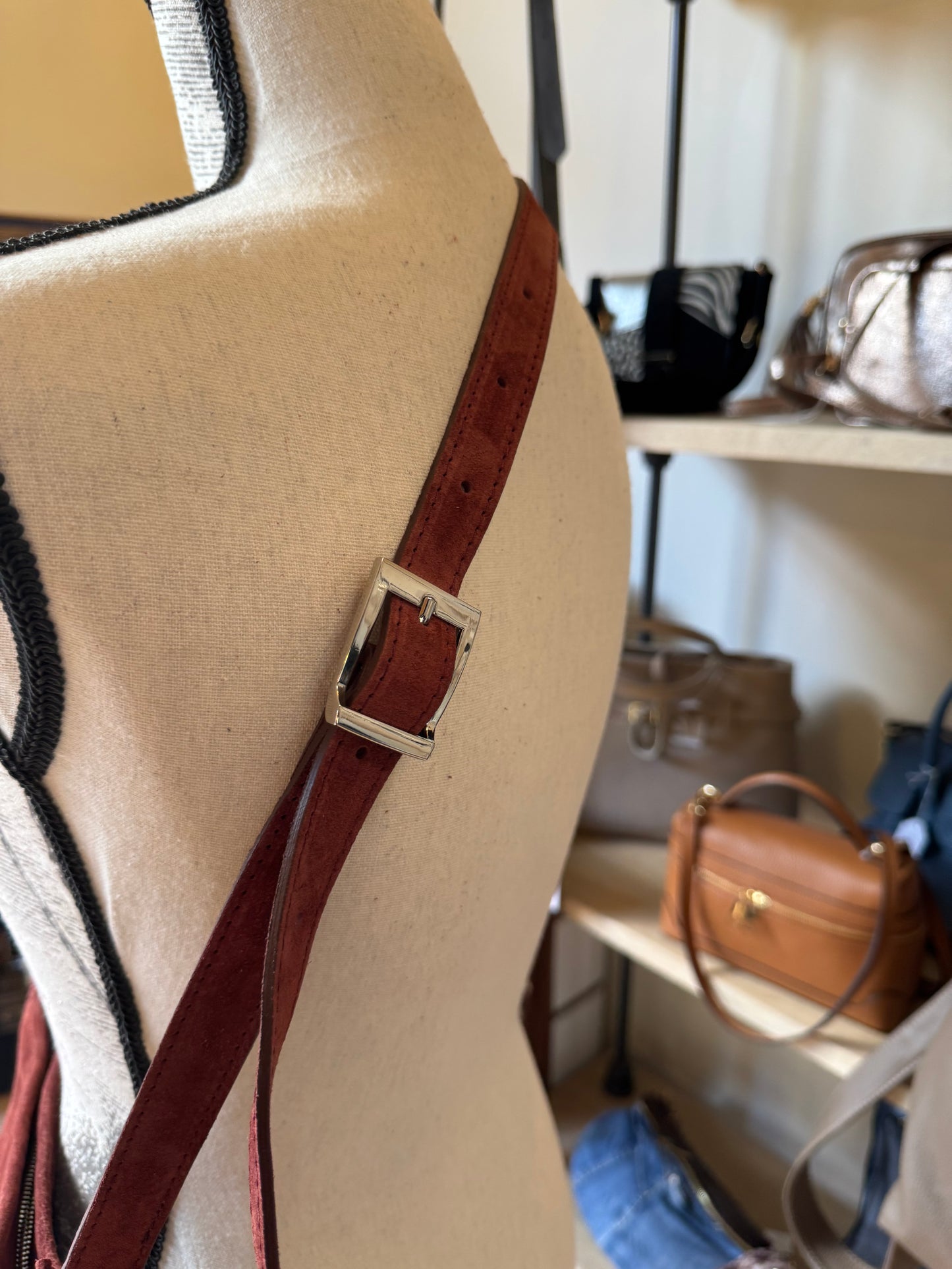 Sac Barbara en daim avec franges et rivets (coloris papaye😍)