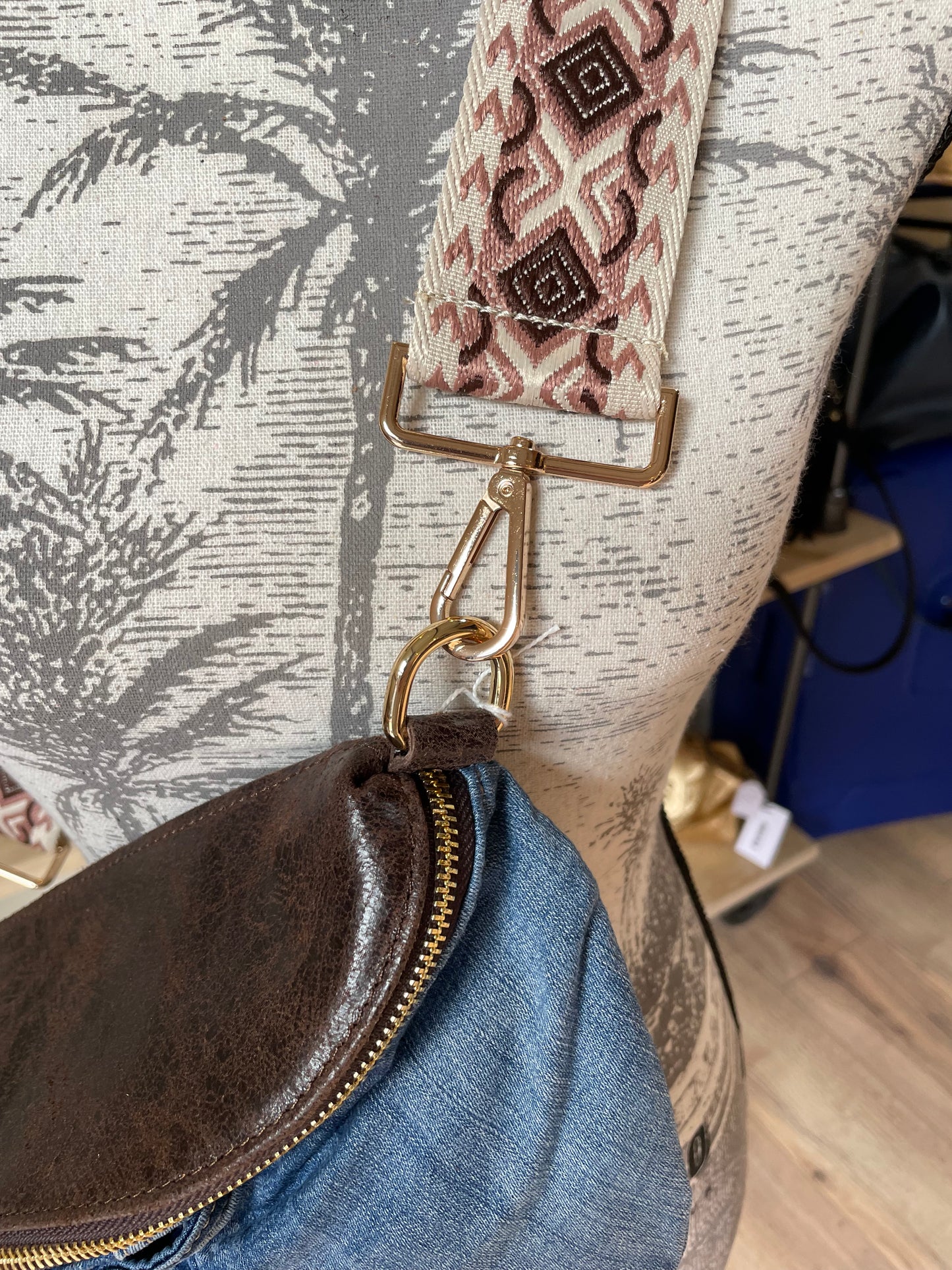 Banane XL en jean et cuir (Romane)