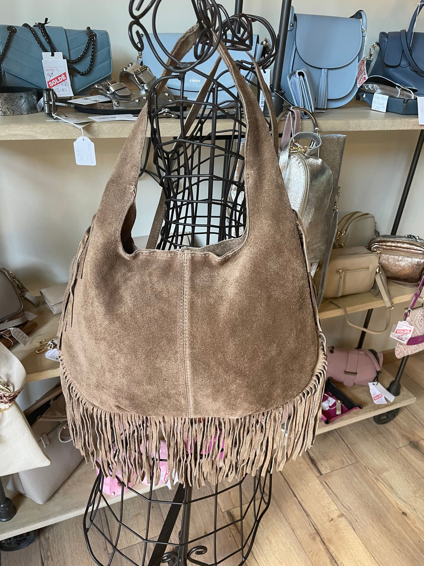 Sac Giulia en cuir suédé et franges (coloris taupe)