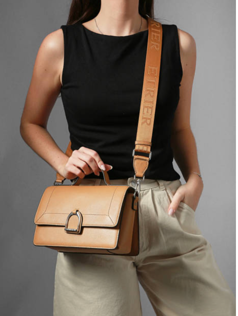 Sac bandoulière Altesse M en cuir grainé Ambre - Étrier