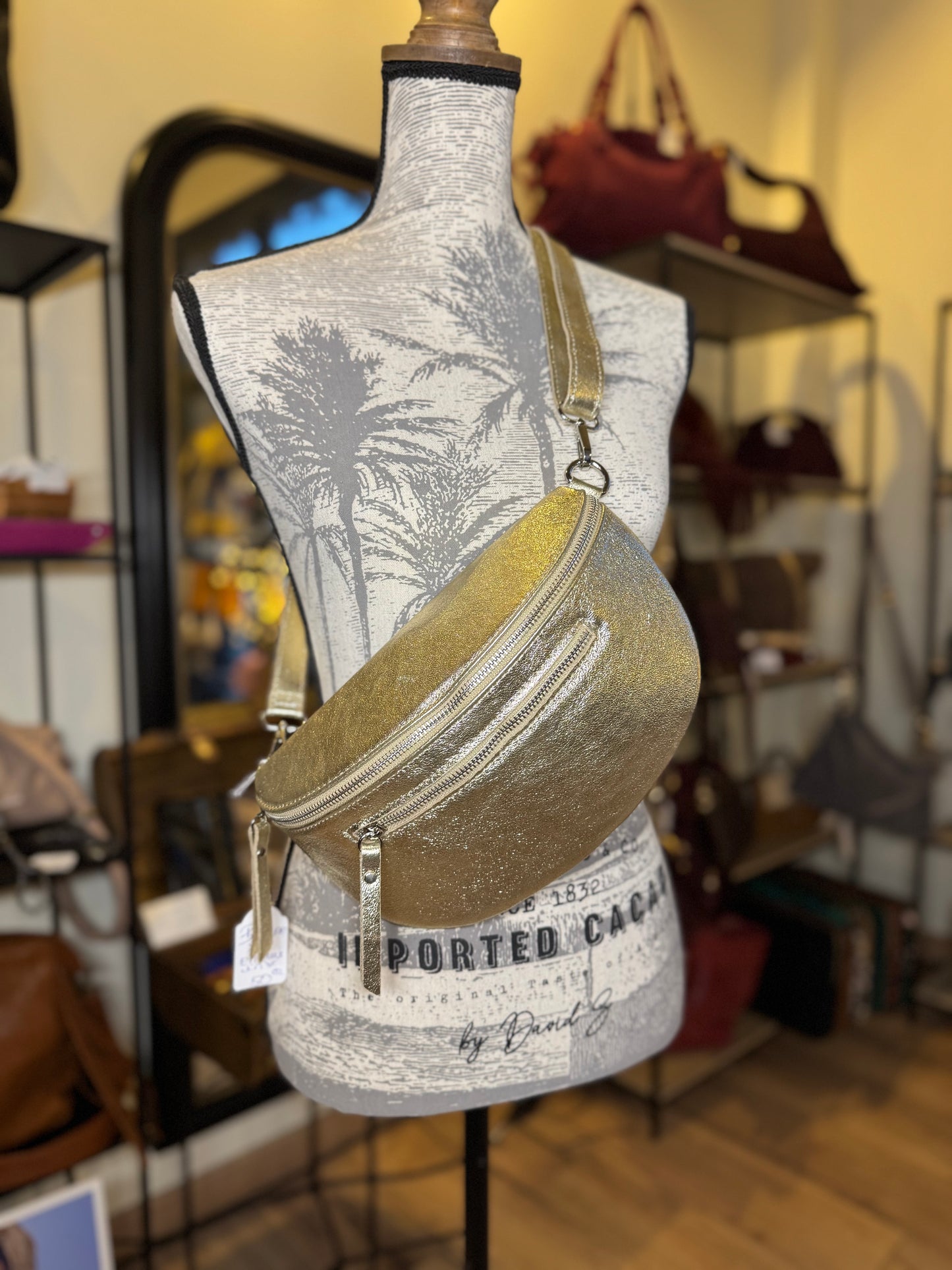 Banane xl en cuir irisé Or