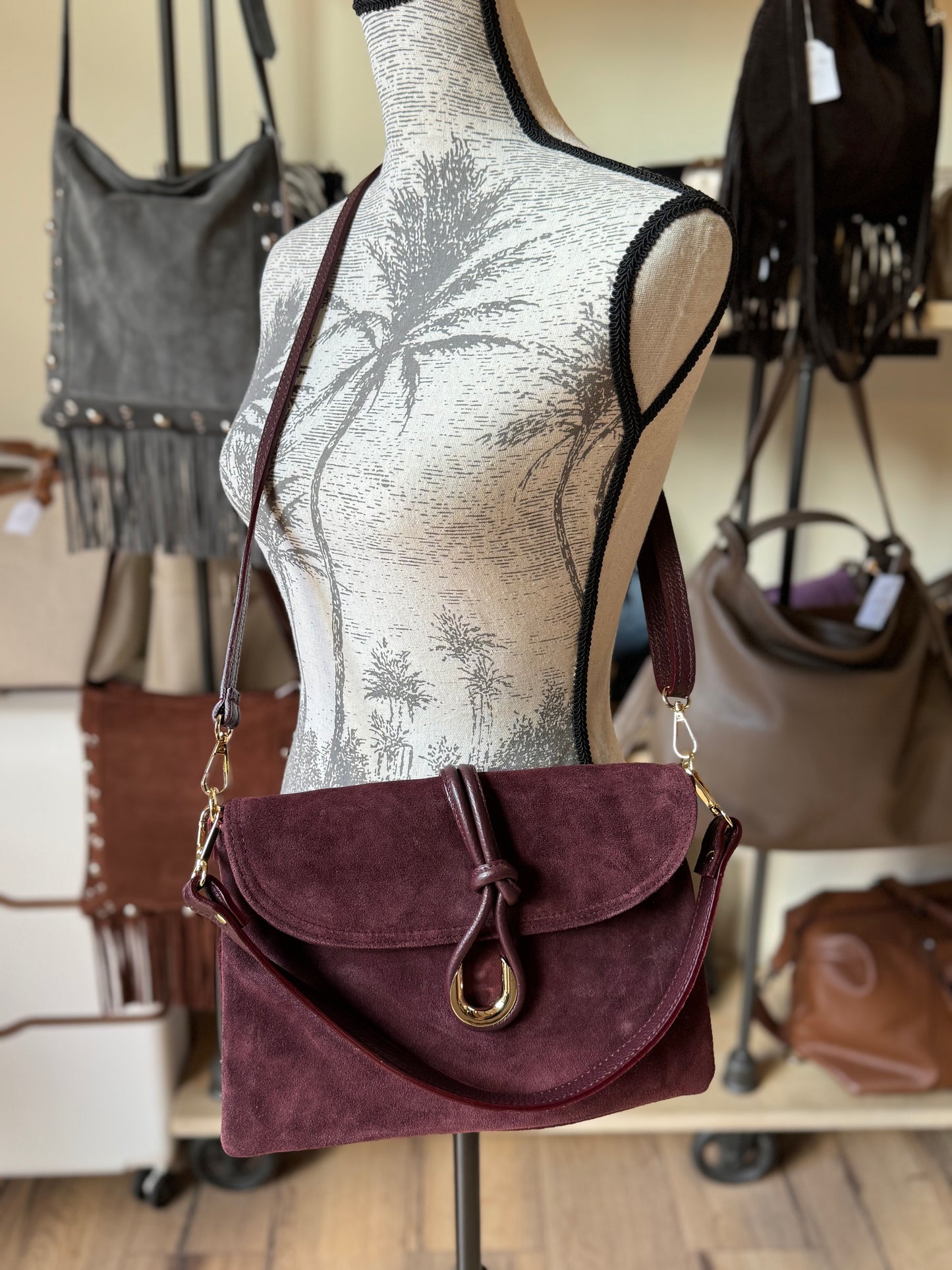 Sac Pochette Nattacha en daim  coloris bordeaux