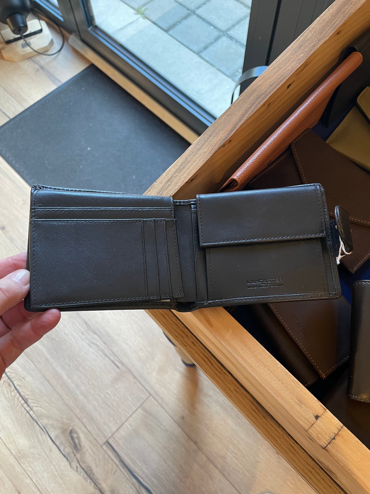 Petit portefeuille /porte monnaie en cuir lisse noir - Lancaster