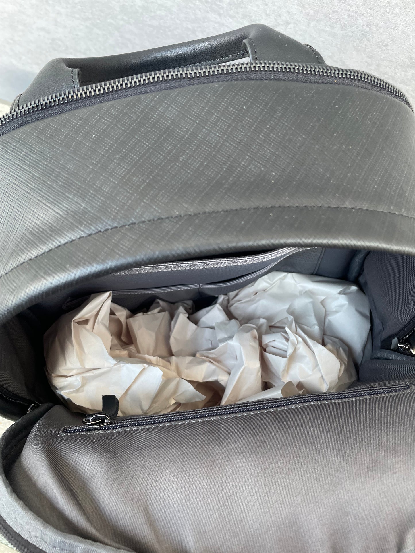 Sac à dos business en cuir Ligne Flèche 2 compartiments + PC 15’´- ETRIER