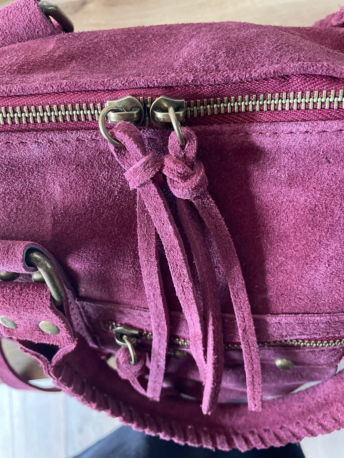Sac Amandine moyen en cuir suédé (coloris bordeaux)