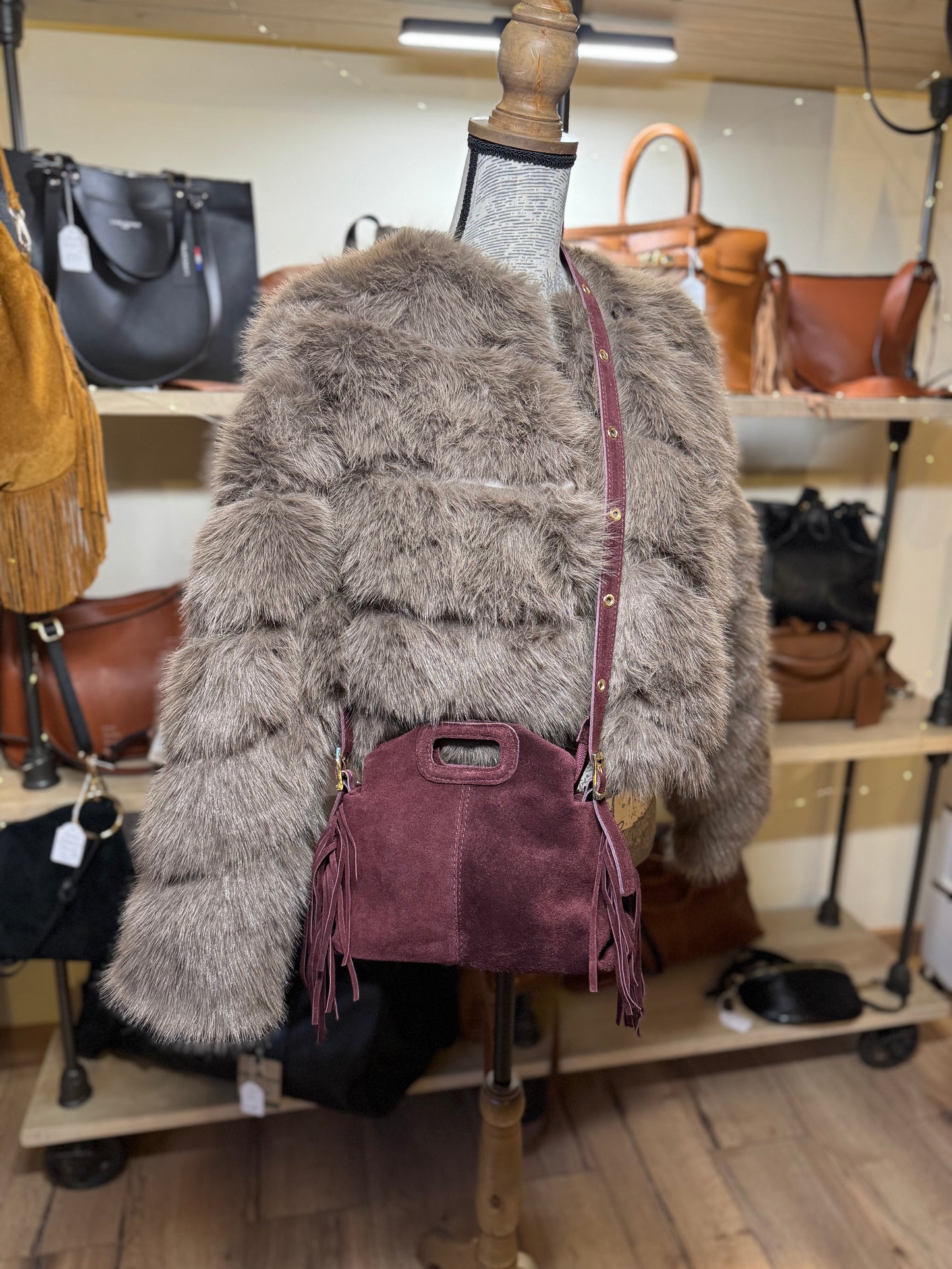 Sac Manon en daim et franges coloris bordeaux