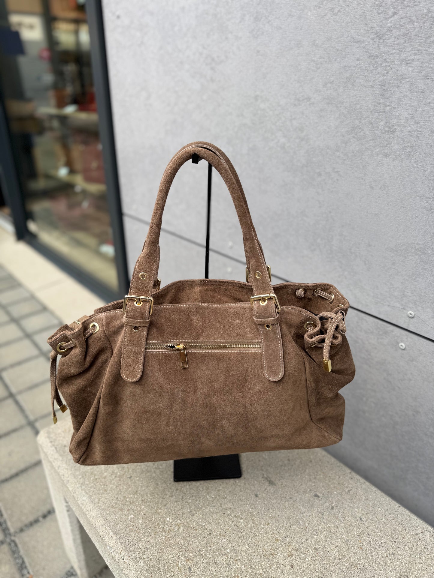Sac Carla en cuir suédé (coloris taupe)