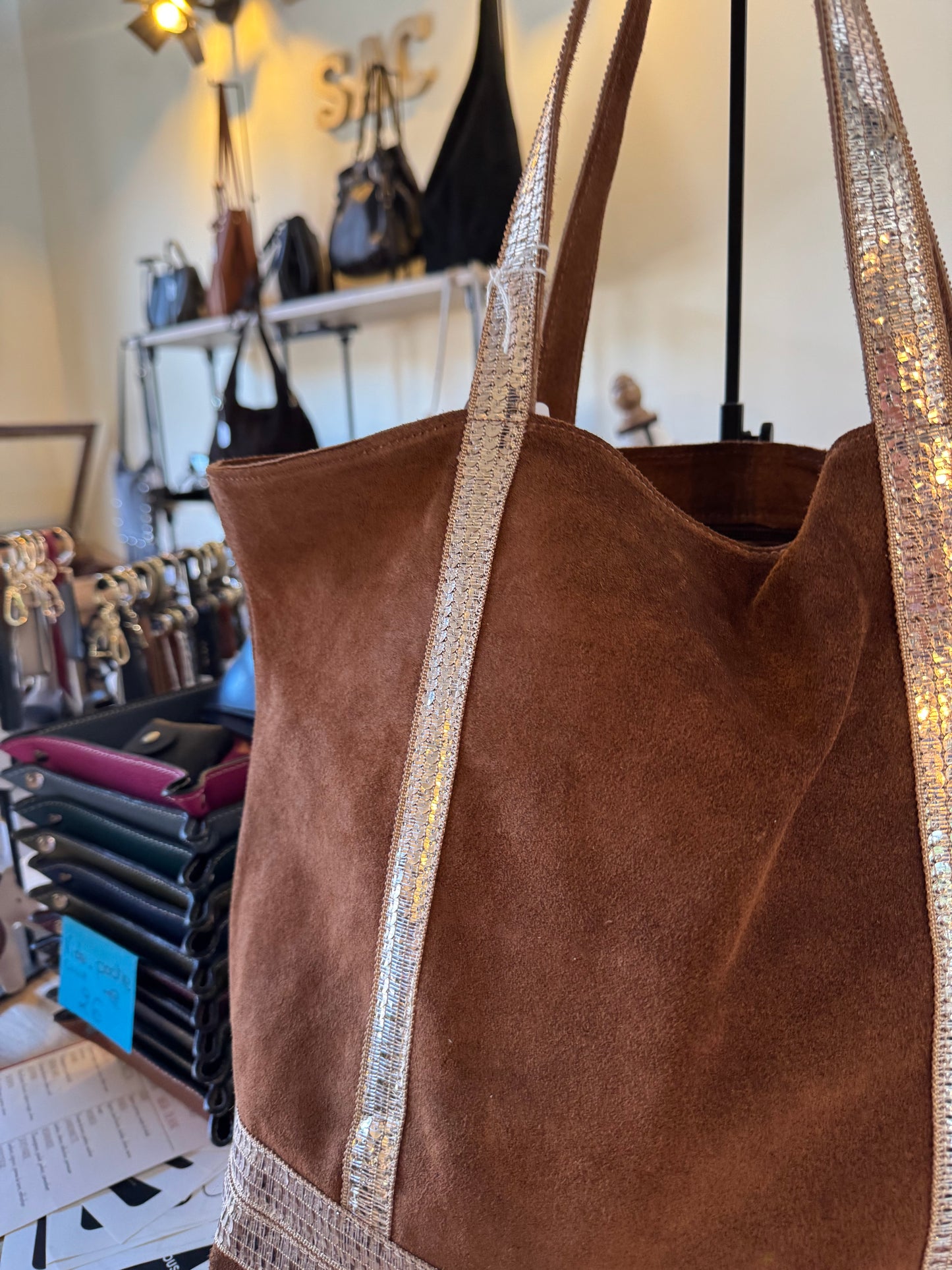 Sac cabas Lila en cuir suédé et strass (coloris cognac)